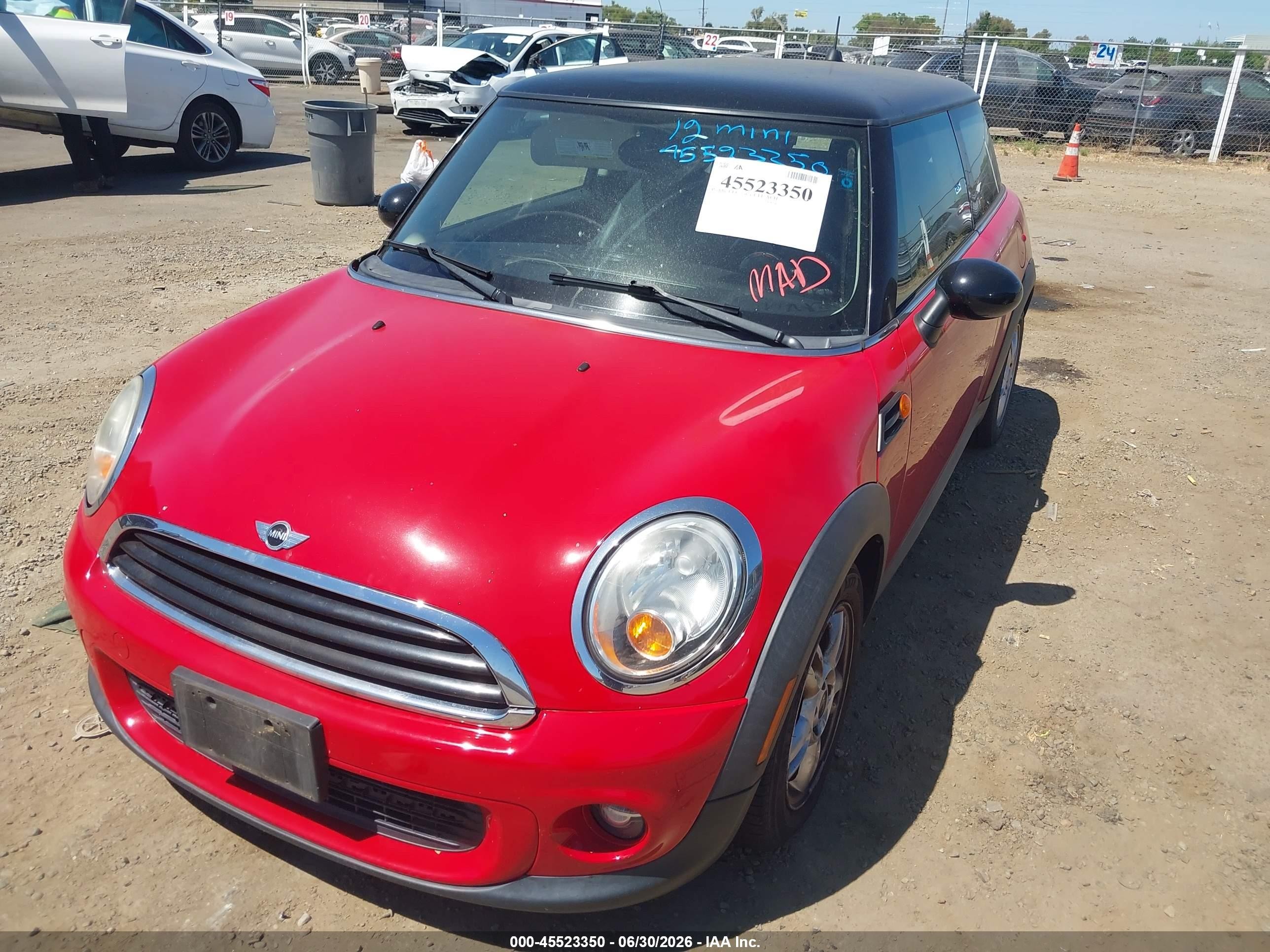 2012 Mini Cooper   Red vin: WMWSU3C55CT263686