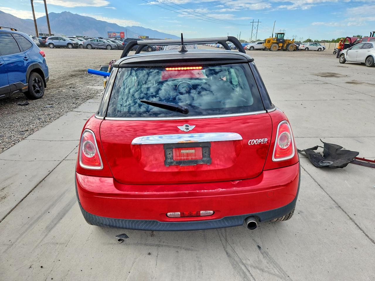 2012 Mini Cooper Red vin: WMWSU3C55CT264496