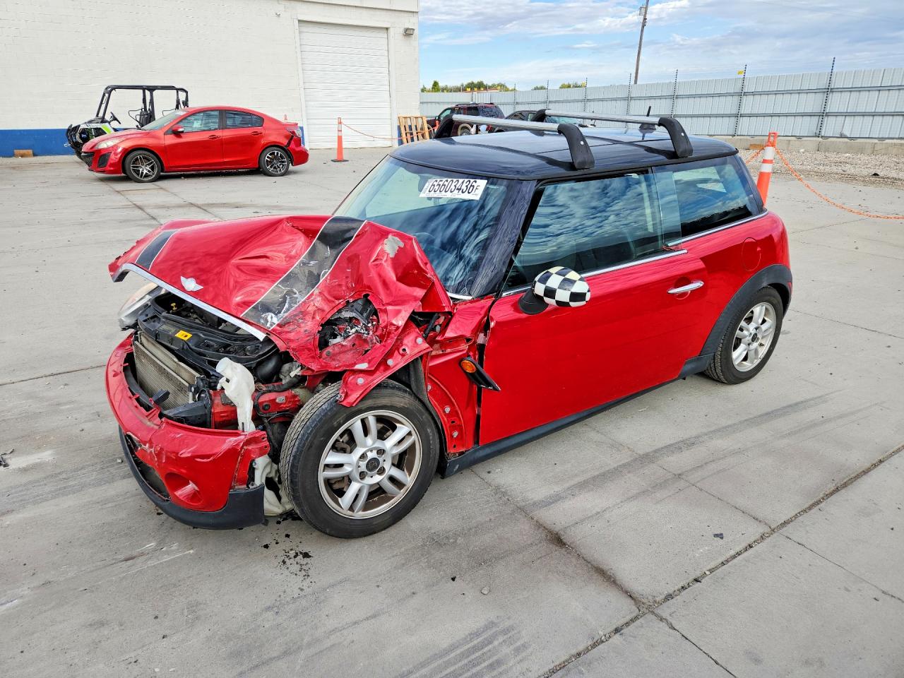 2012 Mini Cooper Red vin: WMWSU3C55CT264496