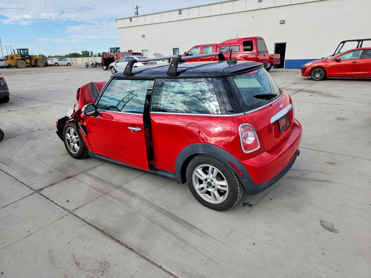 2012 Mini Cooper Red vin: WMWSU3C55CT264496