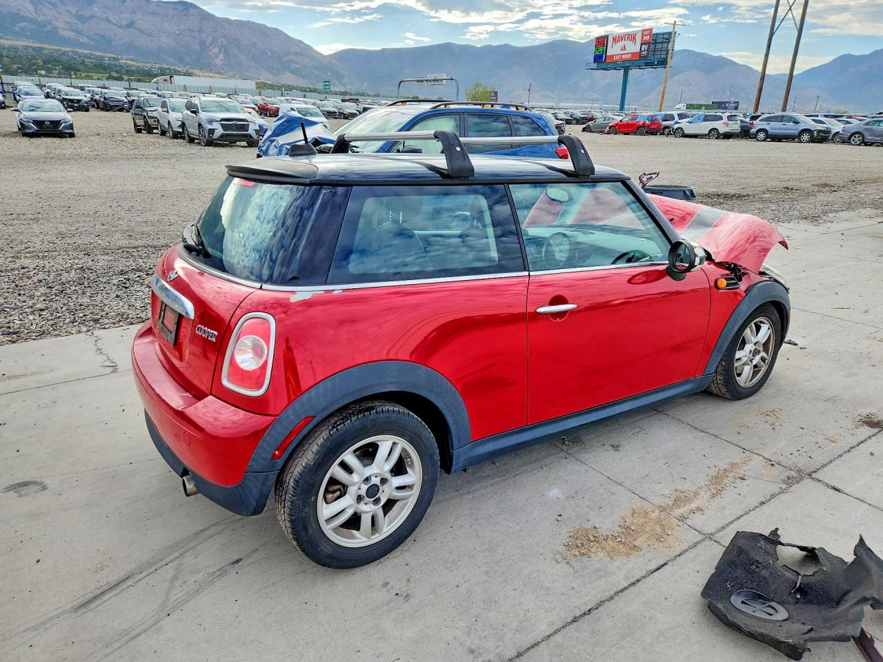 2012 Mini Cooper Red vin: WMWSU3C55CT264496