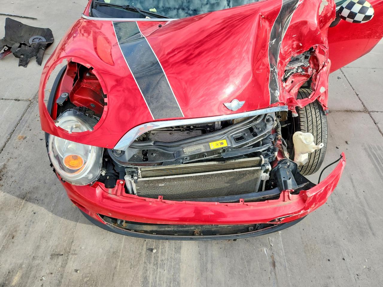 2012 Mini Cooper Red vin: WMWSU3C55CT264496