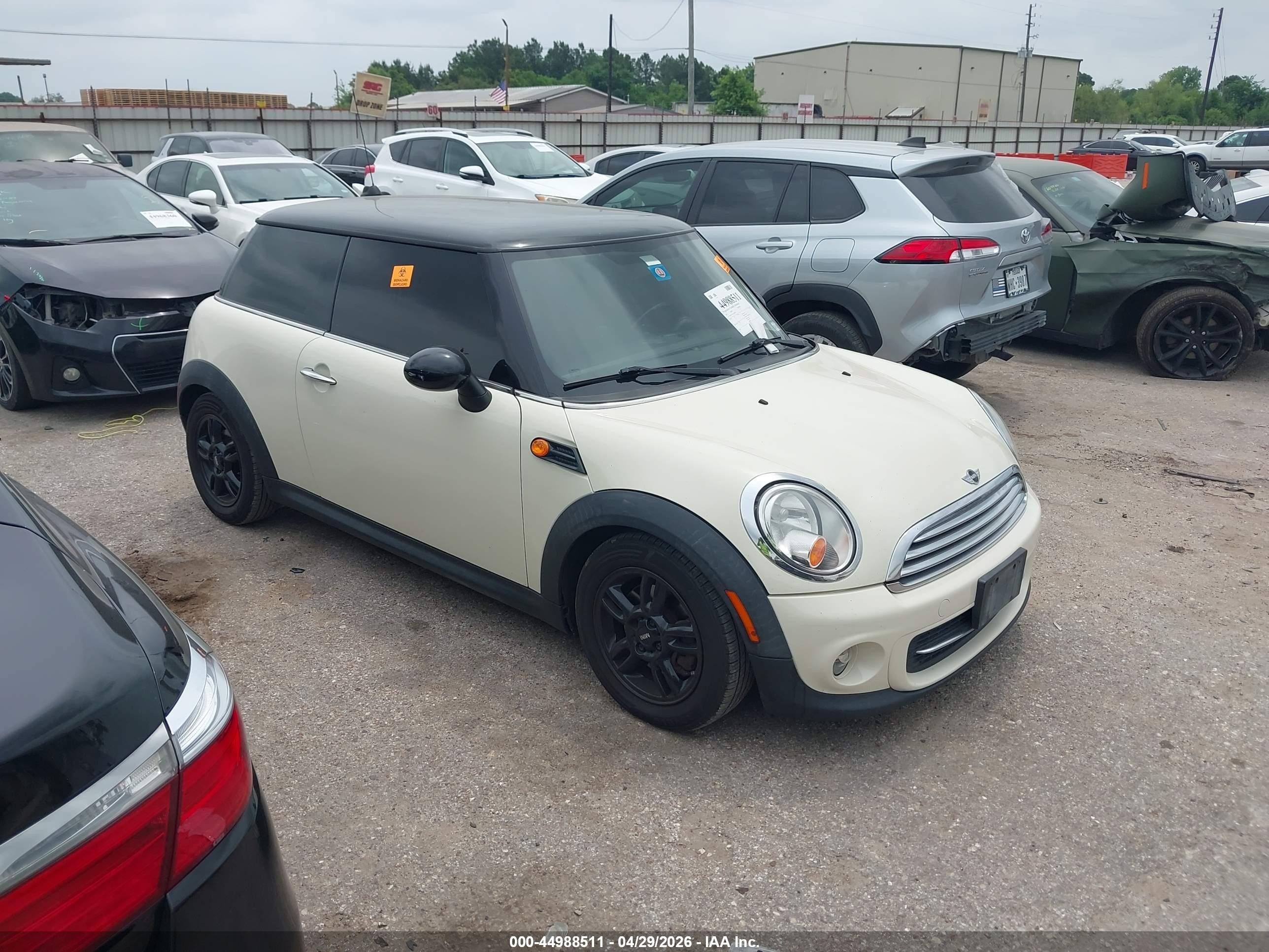 2012 Mini Cooper   White vin: WMWSU3C55CT540580