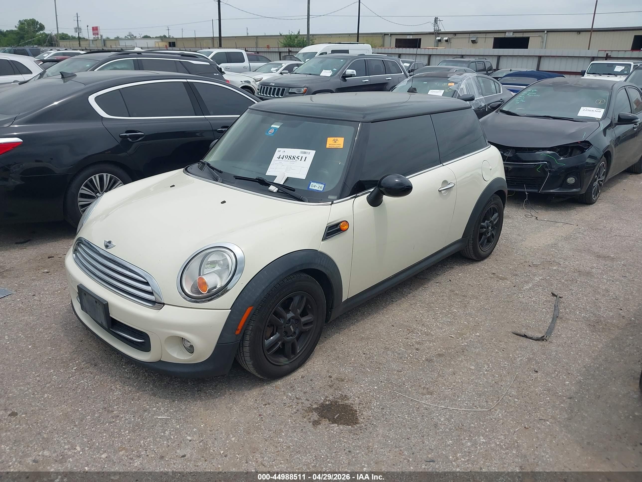 2012 Mini Cooper   White vin: WMWSU3C55CT540580