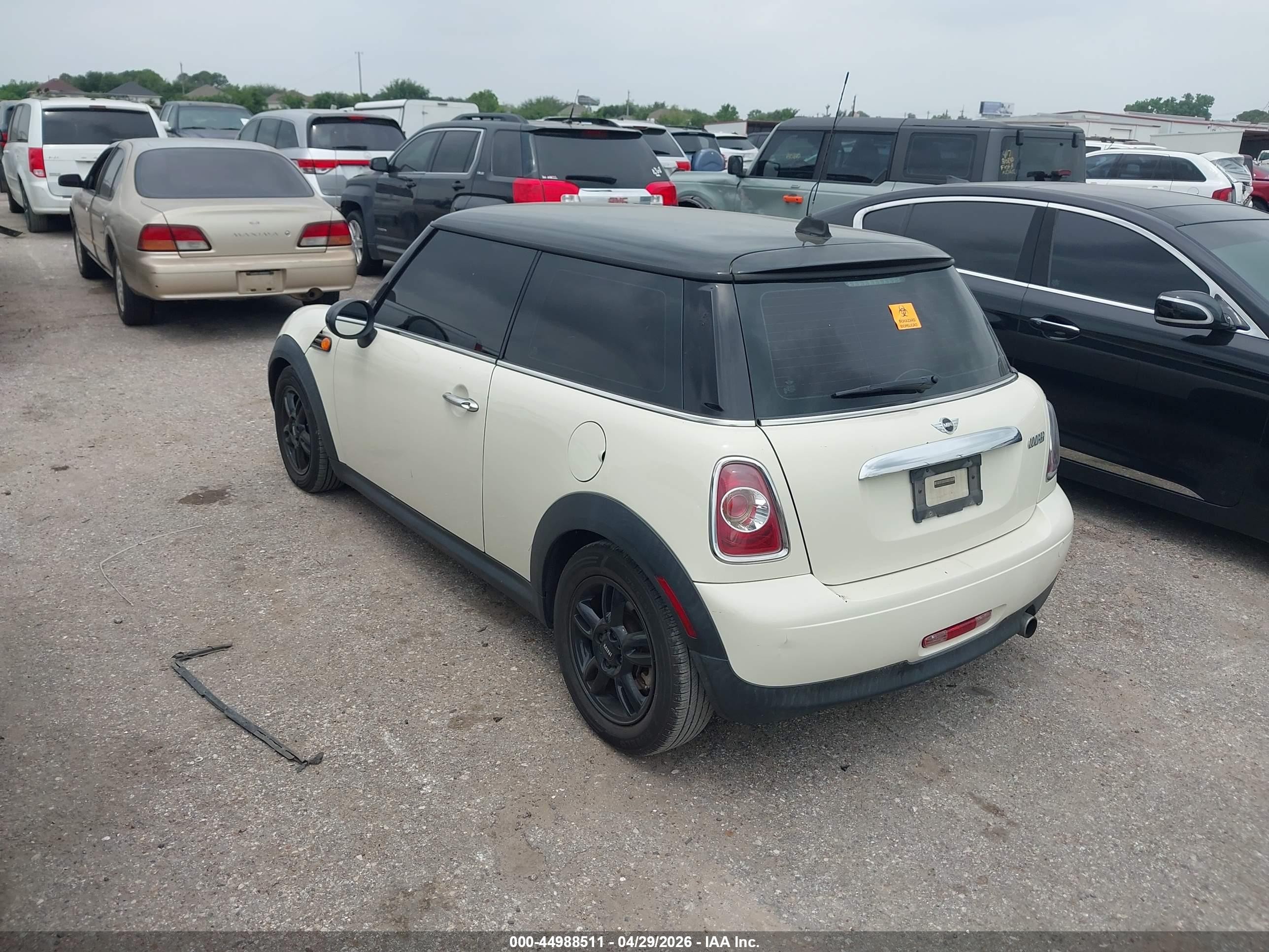 2012 Mini Cooper   White vin: WMWSU3C55CT540580