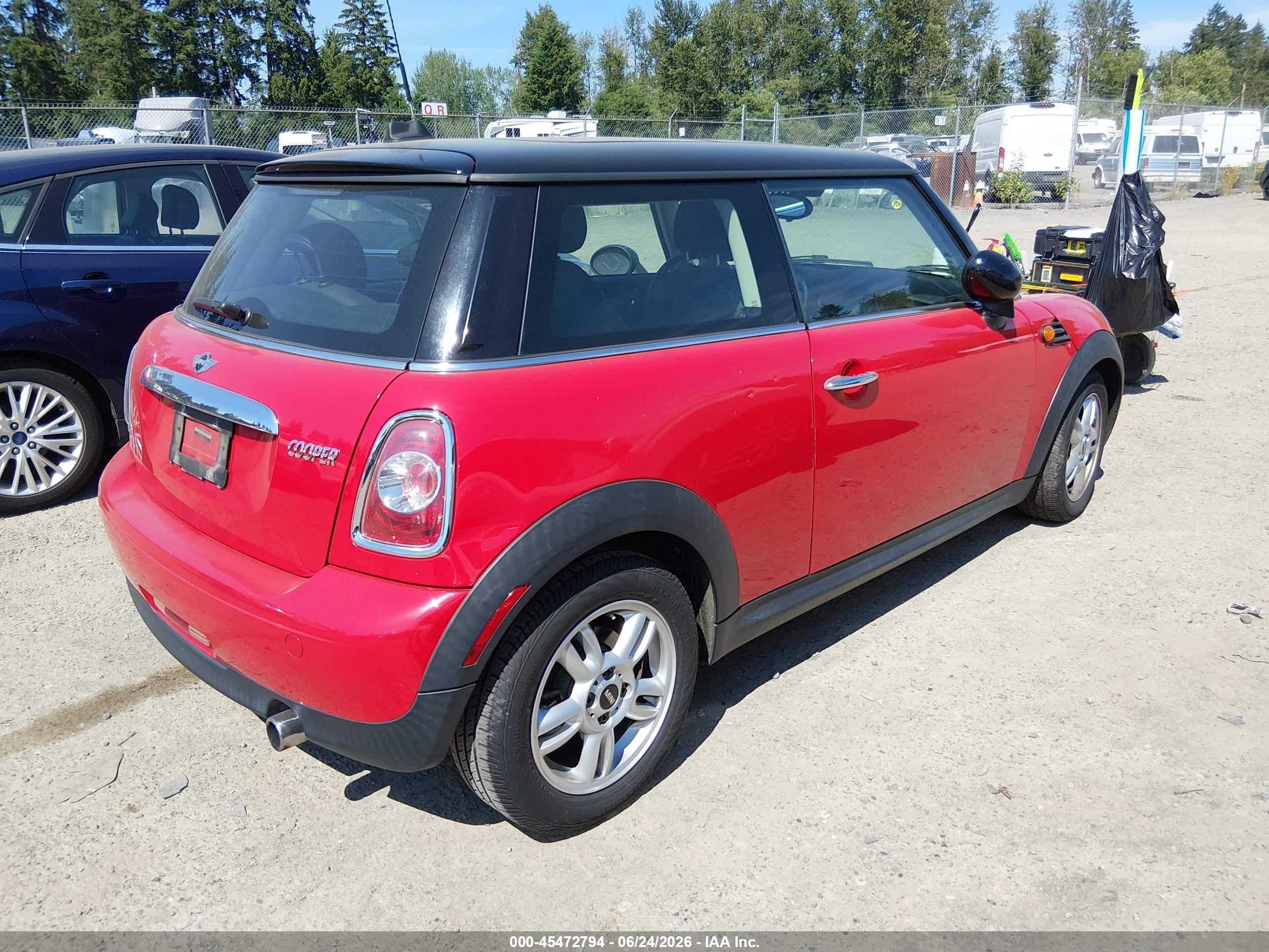 2013 Mini Hardtop Cooper Red vin: WMWSU3C55DT375101