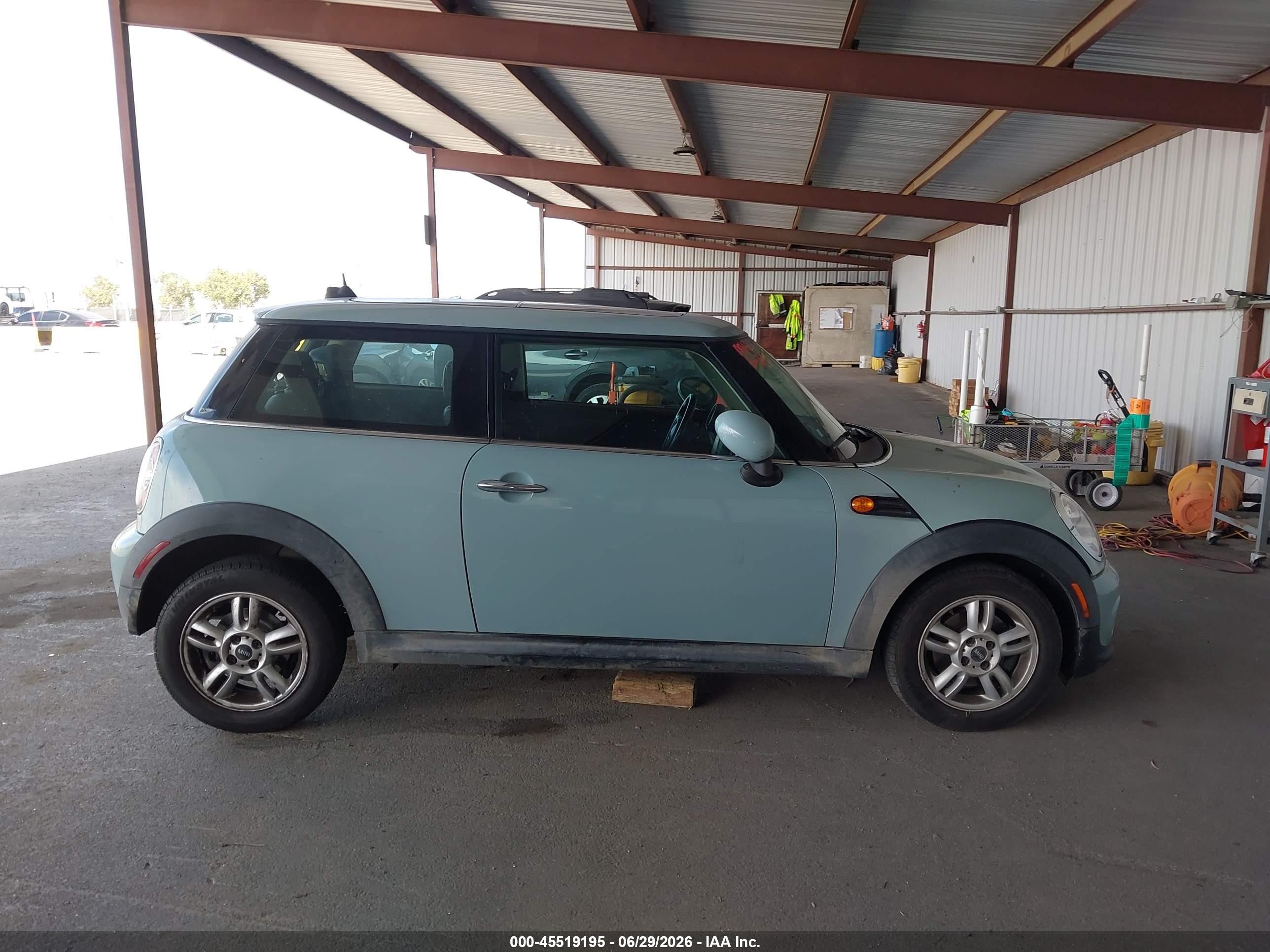 2013 Mini Hardtop Cooper Teal vin: WMWSU3C55DT678508
