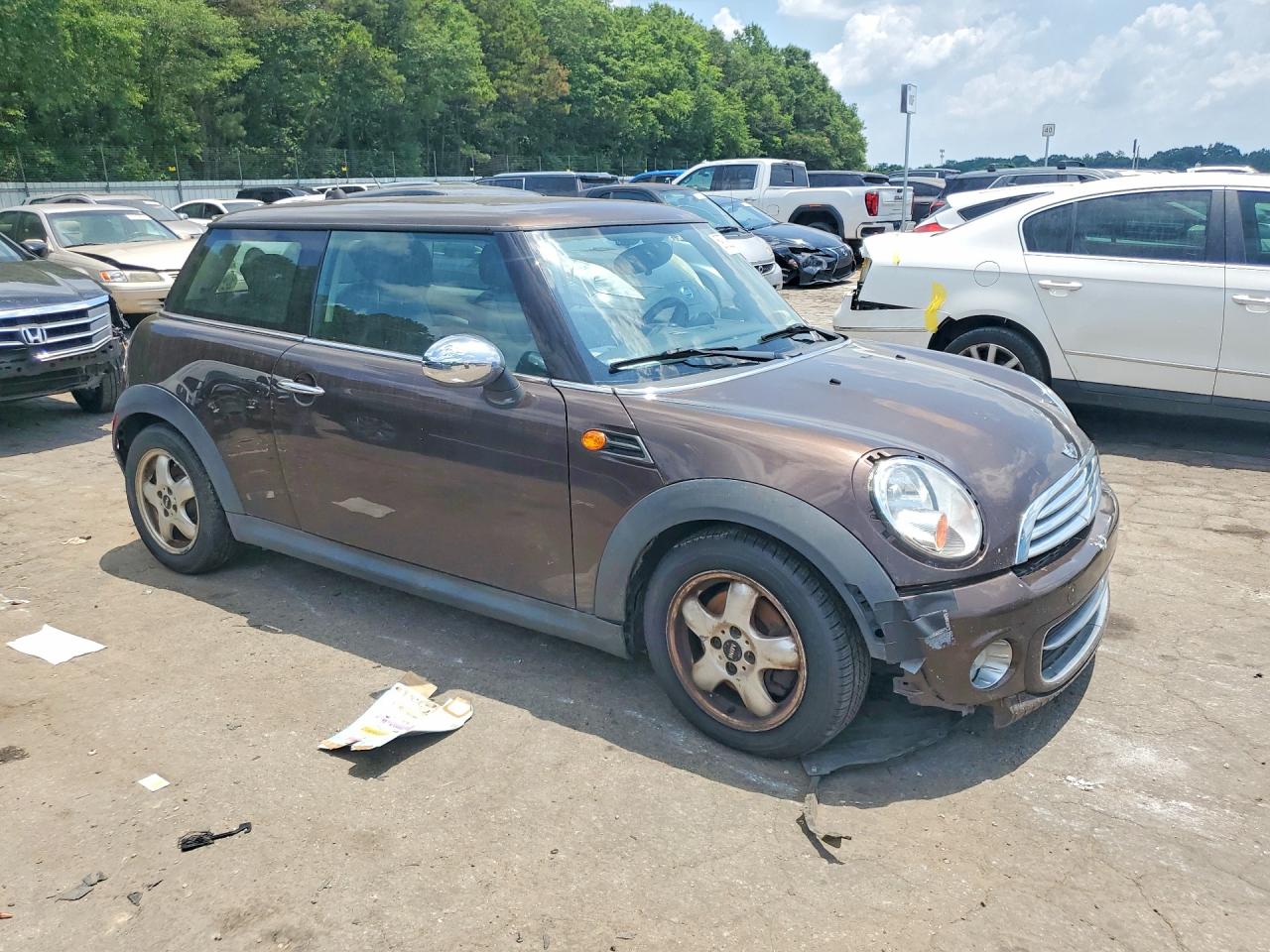 2011 Mini Cooper Brown vin: WMWSU3C56BT092882