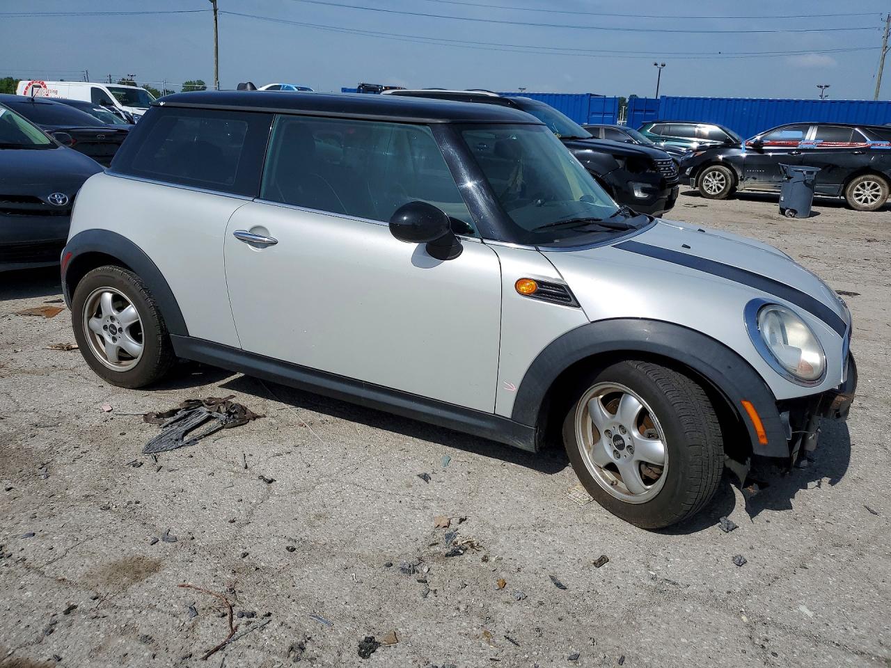 2011 Mini Cooper Silver vin: WMWSU3C56BT096804