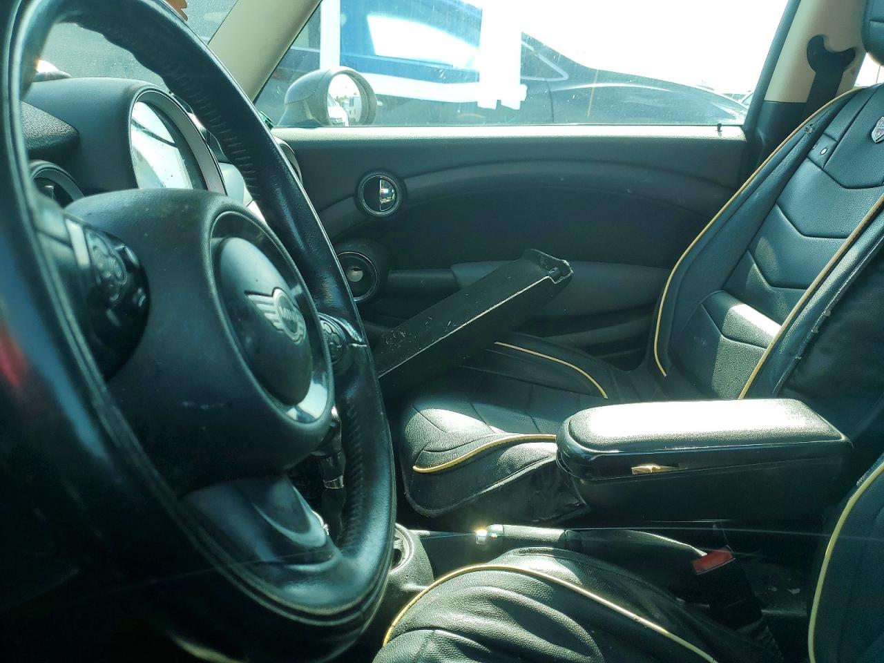 2011 Mini Cooper Silver vin: WMWSU3C56BT096804