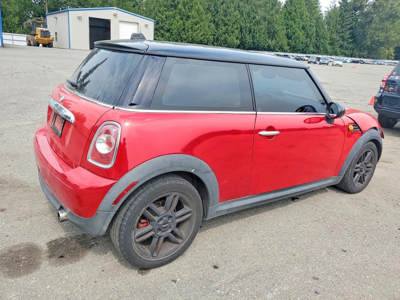 2012 Mini Cooper Red vin: WMWSU3C56CT260778