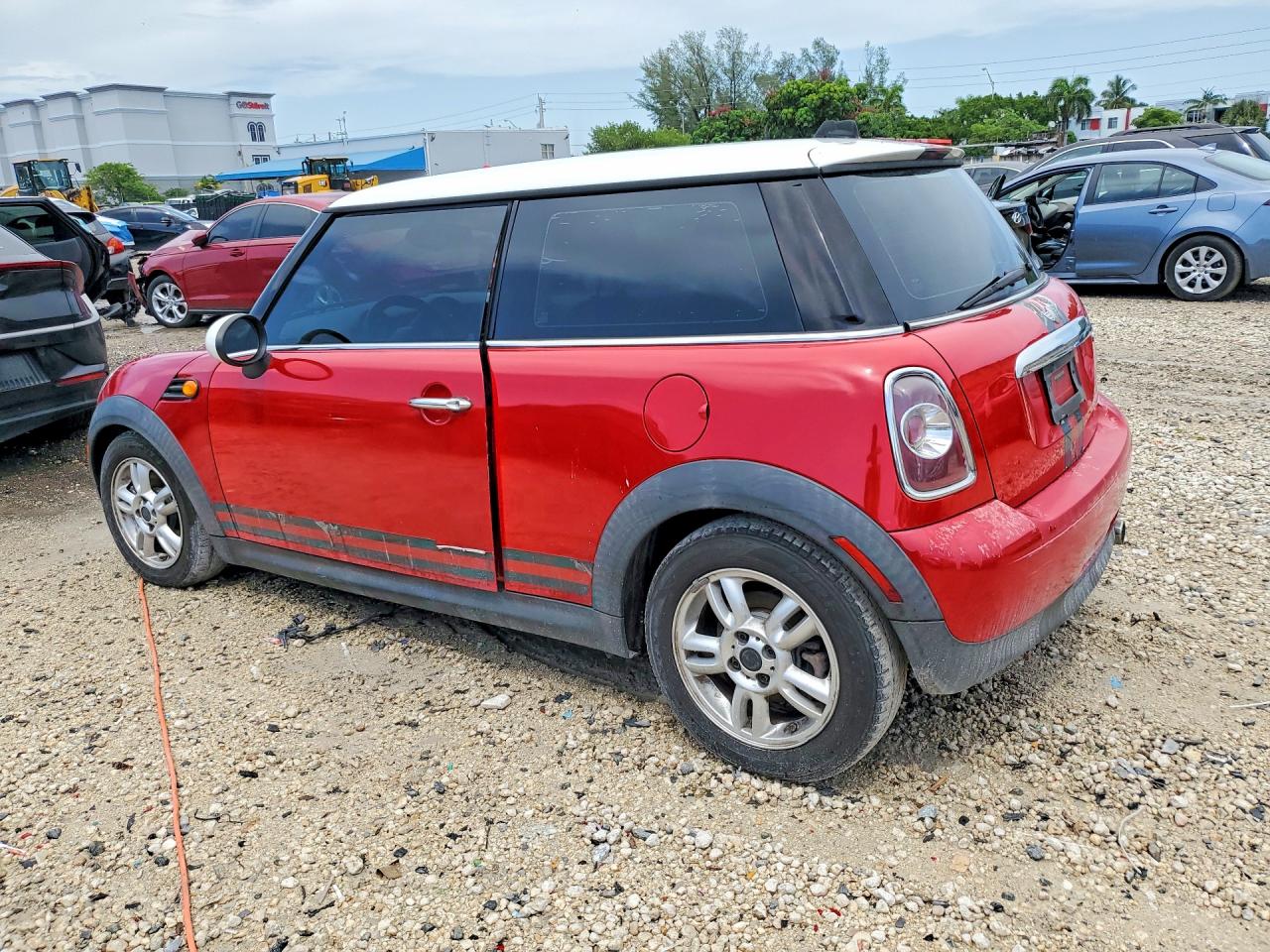 2012 Mini Cooper Red vin: WMWSU3C56CT263664