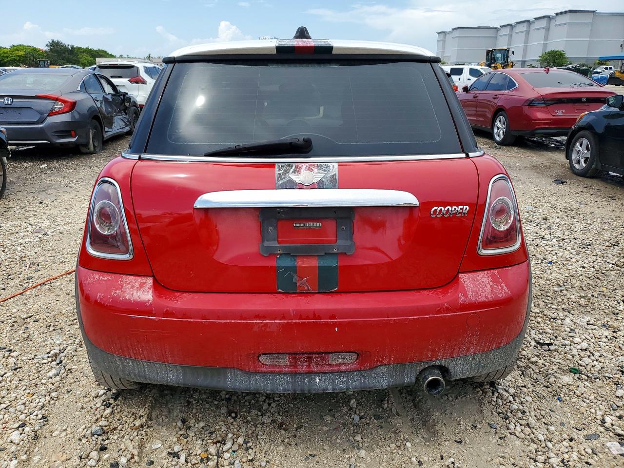 2012 Mini Cooper Red vin: WMWSU3C56CT263664