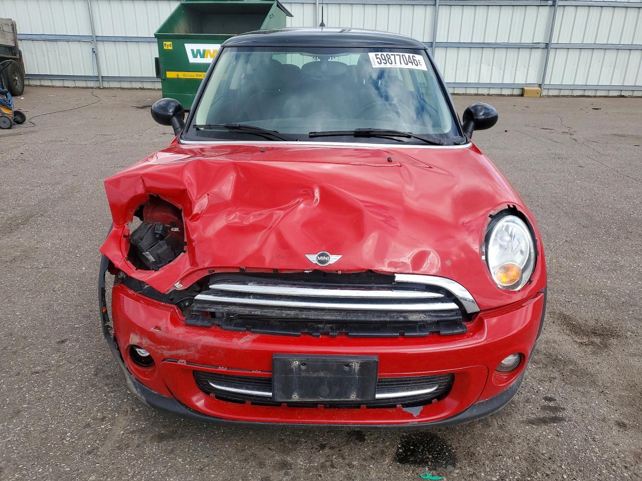 2013 Mini Cooper Red vin: WMWSU3C56DT545739