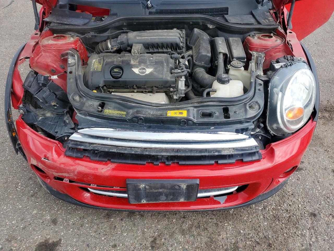 2013 Mini Cooper Red vin: WMWSU3C56DT545739