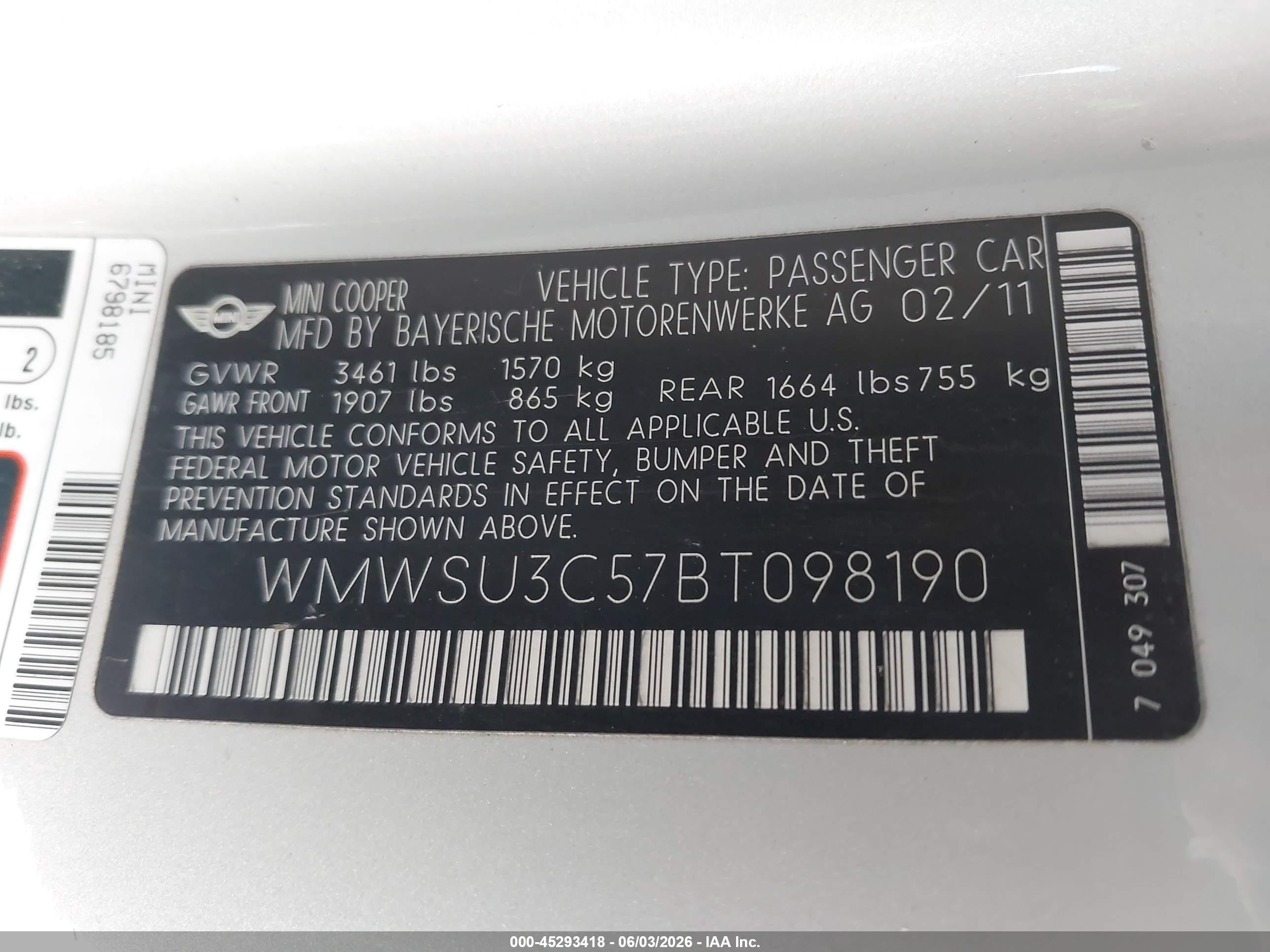 2011 Mini Cooper   White vin: WMWSU3C57BT098190