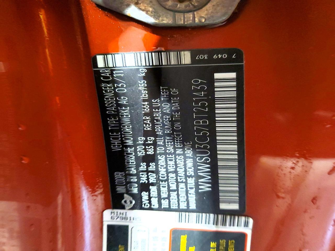 2011 Mini Cooper Orange vin: WMWSU3C57BT251439