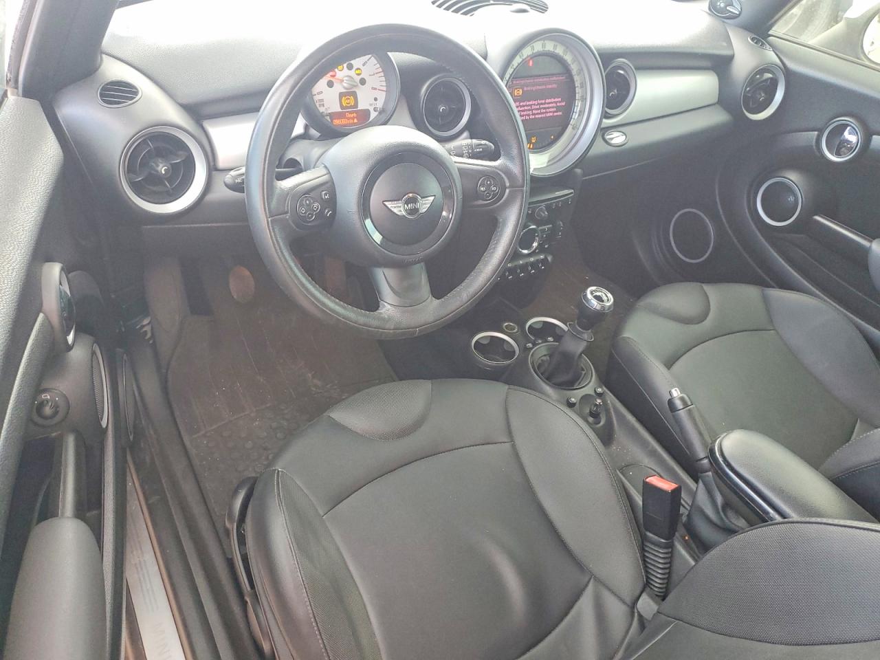 2012 Mini Cooper Beige vin: WMWSU3C57CT186092