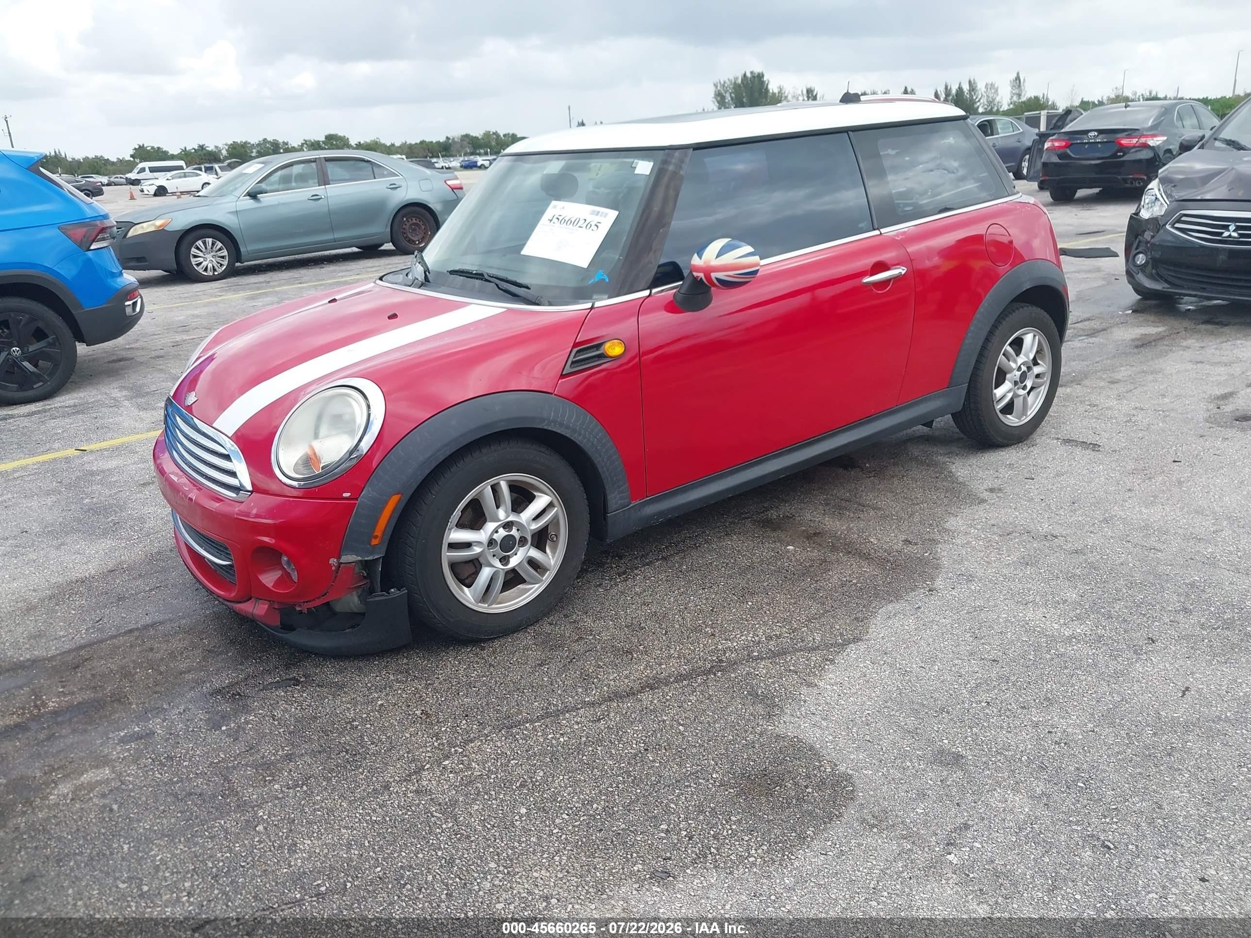 2012 Mini Cooper   Red vin: WMWSU3C57CT256500