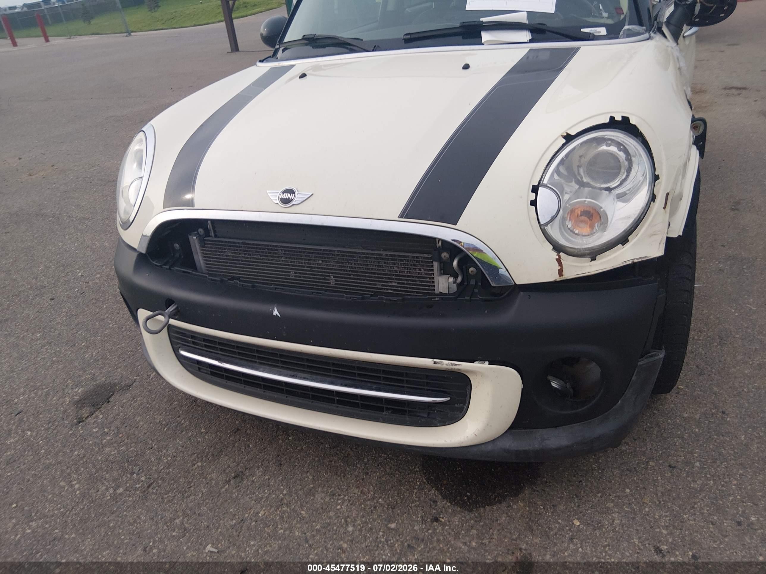 2013 Mini Hardtop Cooper White vin: WMWSU3C57DT374340