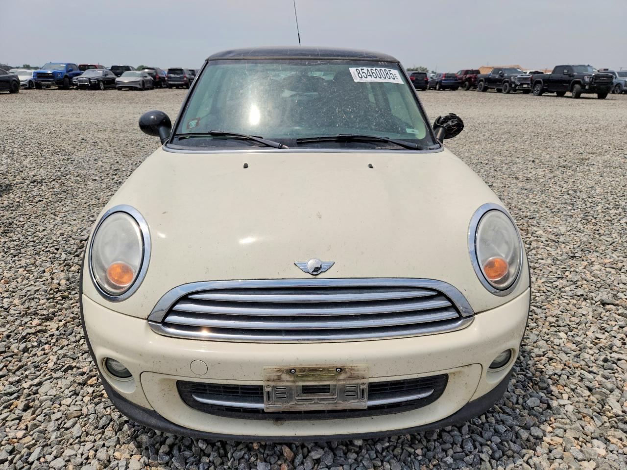 2013 Mini Cooper Cream vin: WMWSU3C57DT679644