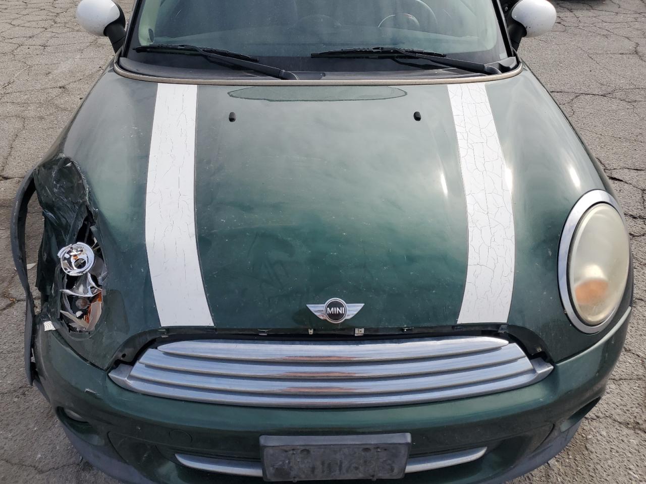 2011 Mini Cooper Зеленый vin: WMWSU3C58BT093192