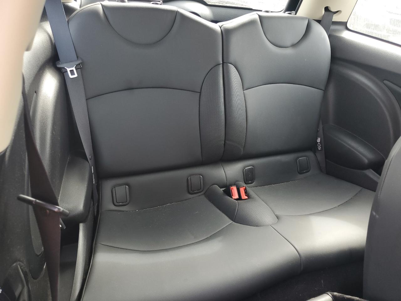2011 Mini Cooper Зеленый vin: WMWSU3C58BT093192
