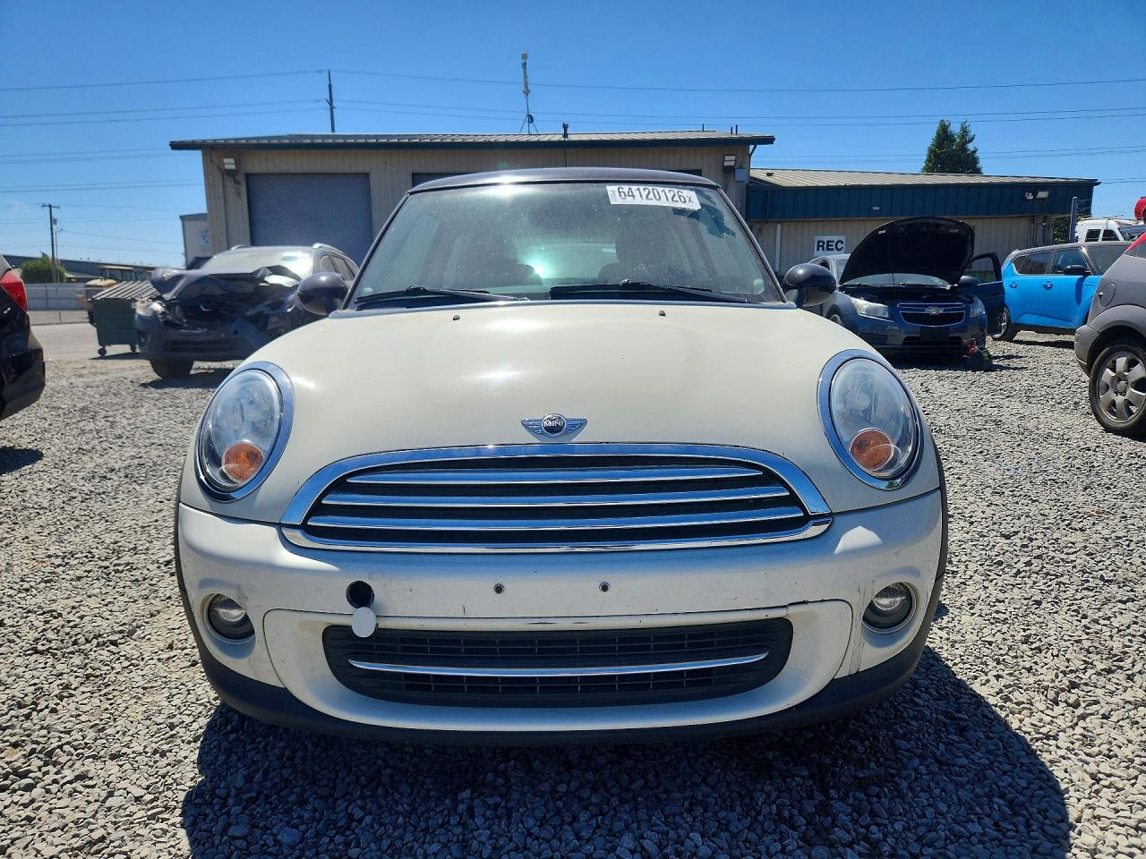 2011 Mini Cooper White vin: WMWSU3C58BT183913