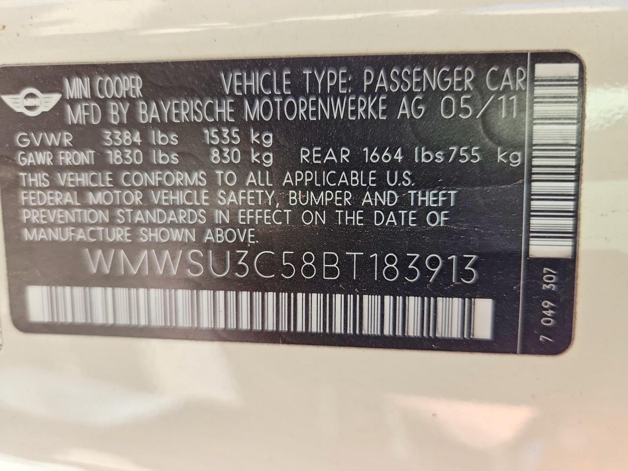 2011 Mini Cooper White vin: WMWSU3C58BT183913