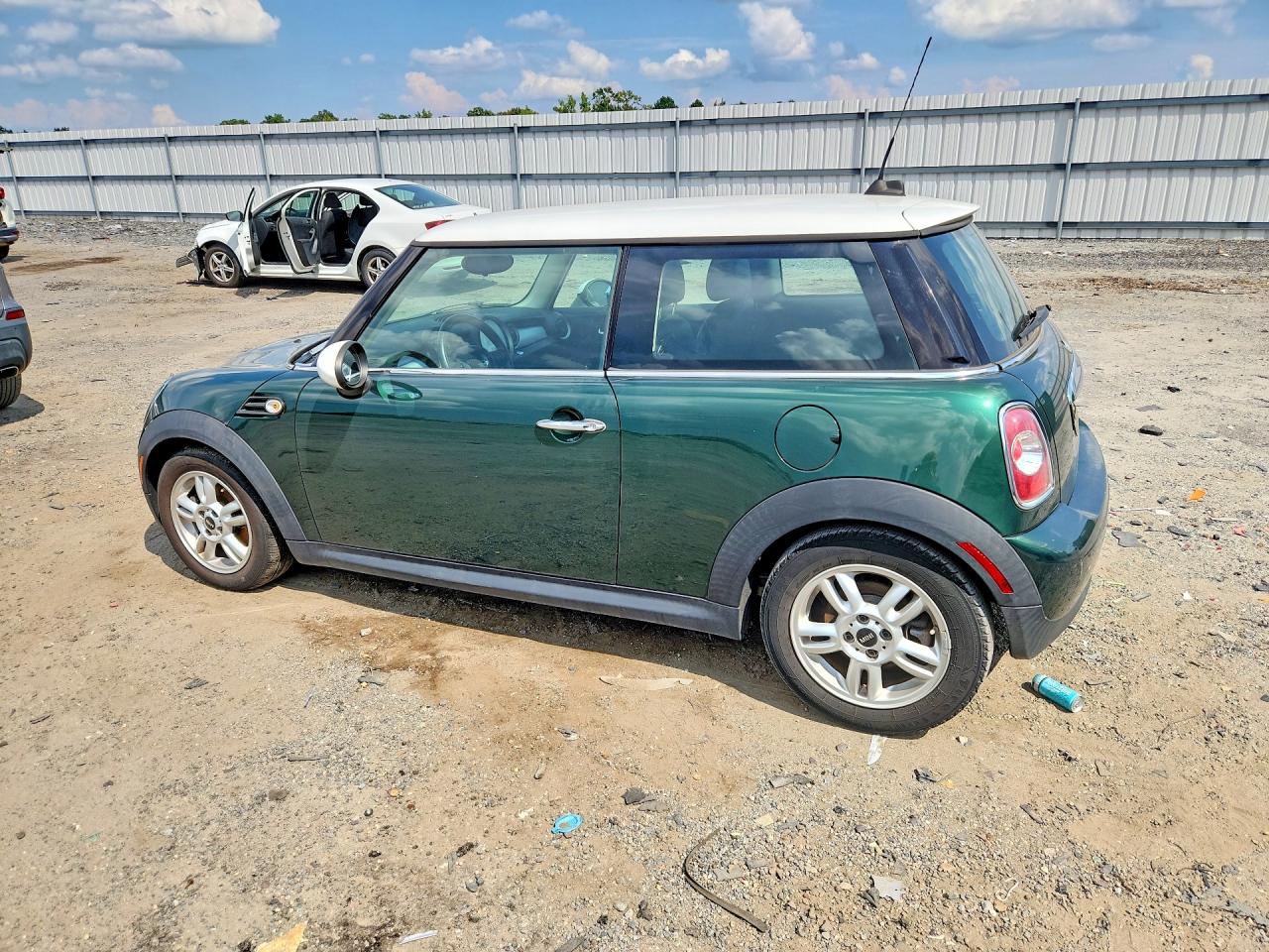 2013 Mini Cooper Зеленый vin: WMWSU3C58DT371513