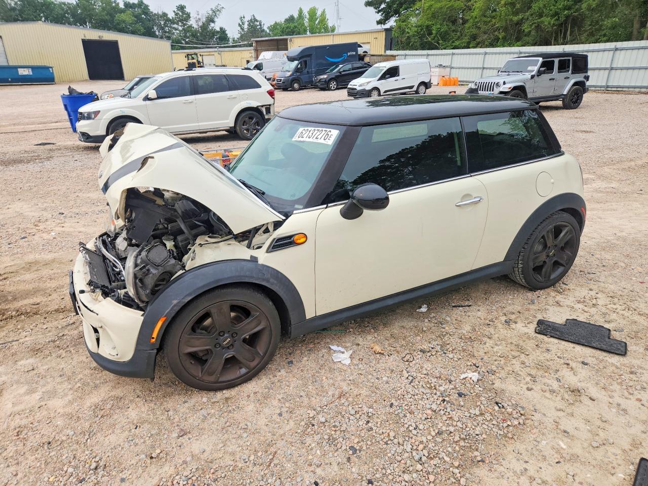 2013 Mini Cooper White vin: WMWSU3C58DT549498
