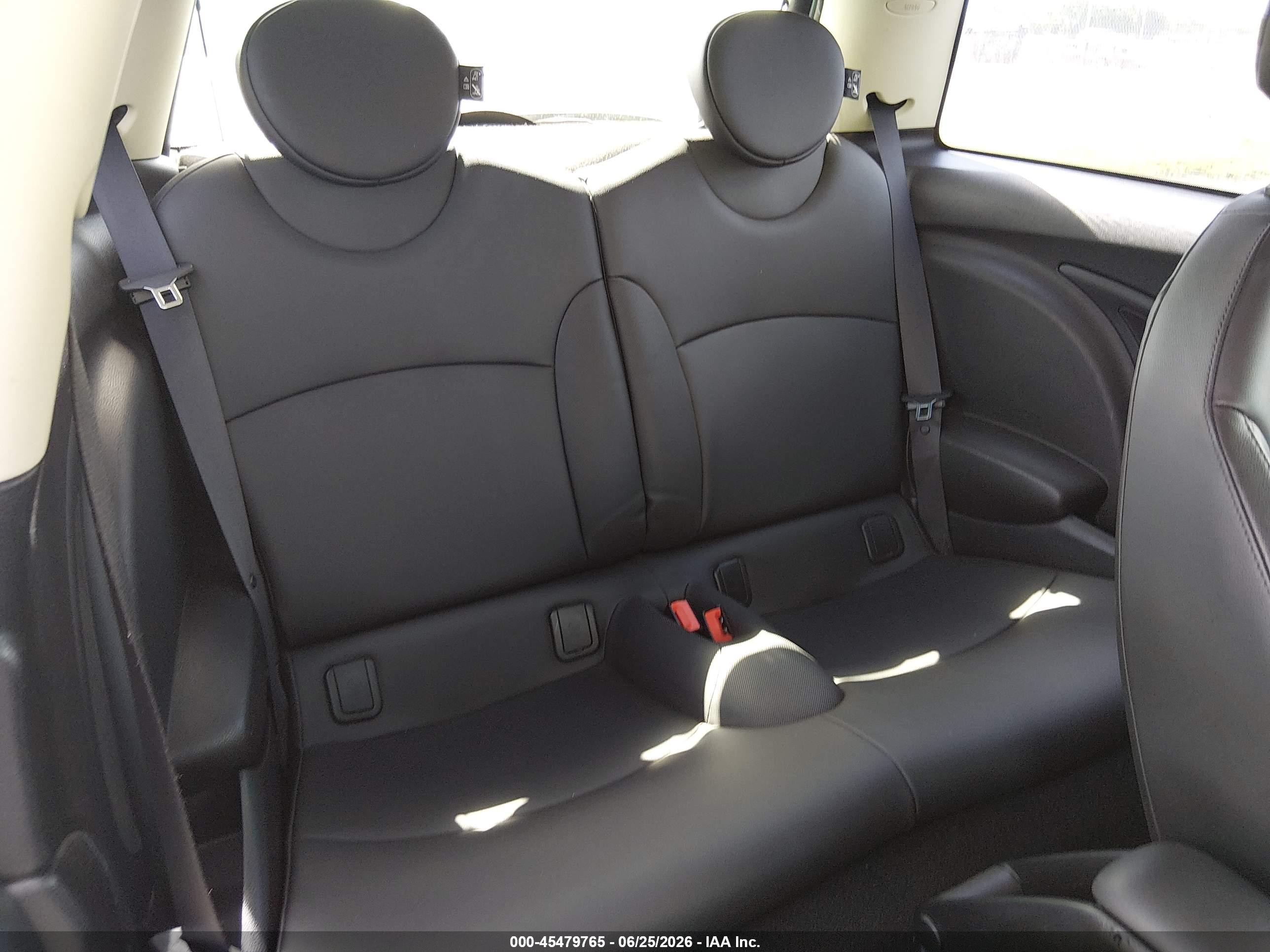 2013 Mini Hardtop Cooper Blue vin: WMWSU3C58DT686926