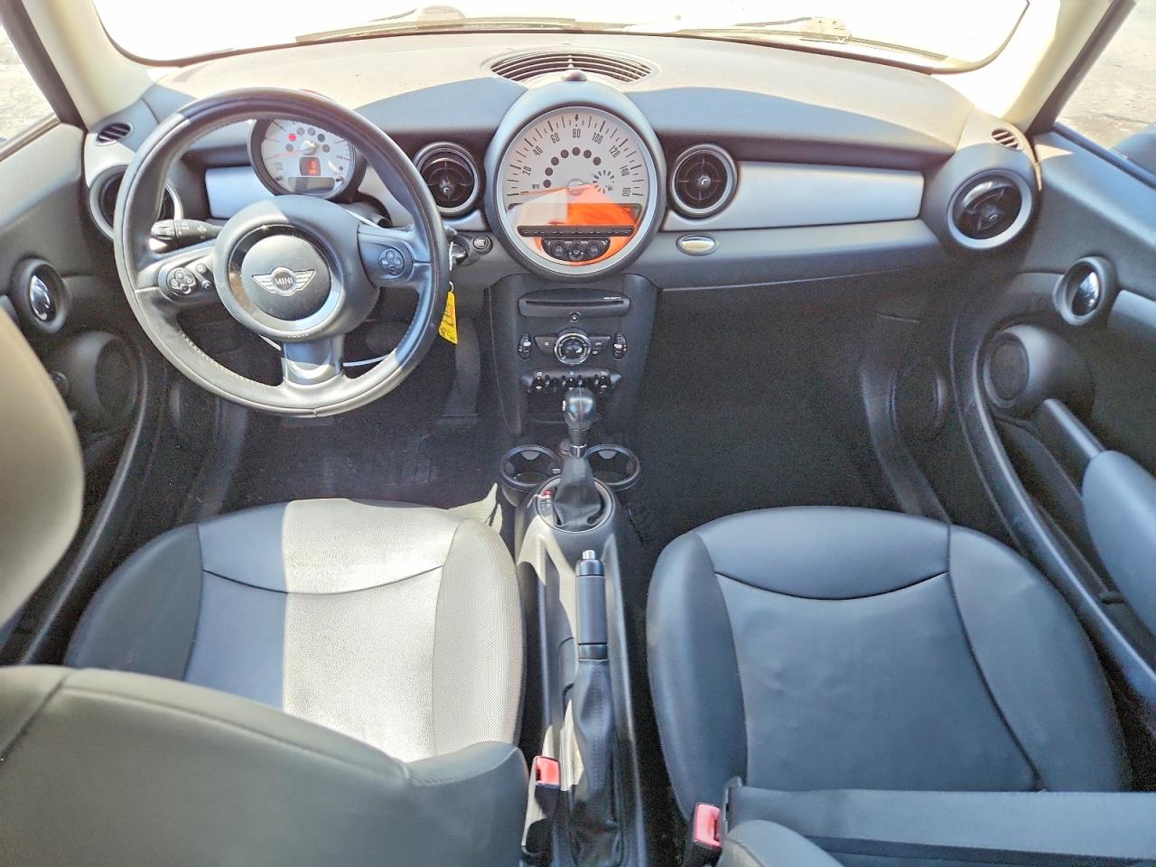 2011 Mini Cooper Blue vin: WMWSU3C59BT096957