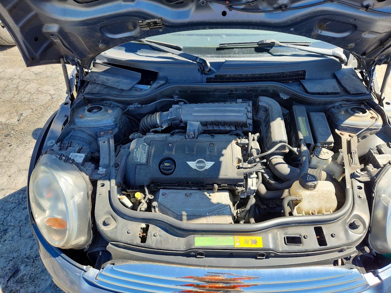 2011 Mini Cooper Blue vin: WMWSU3C59BT096957
