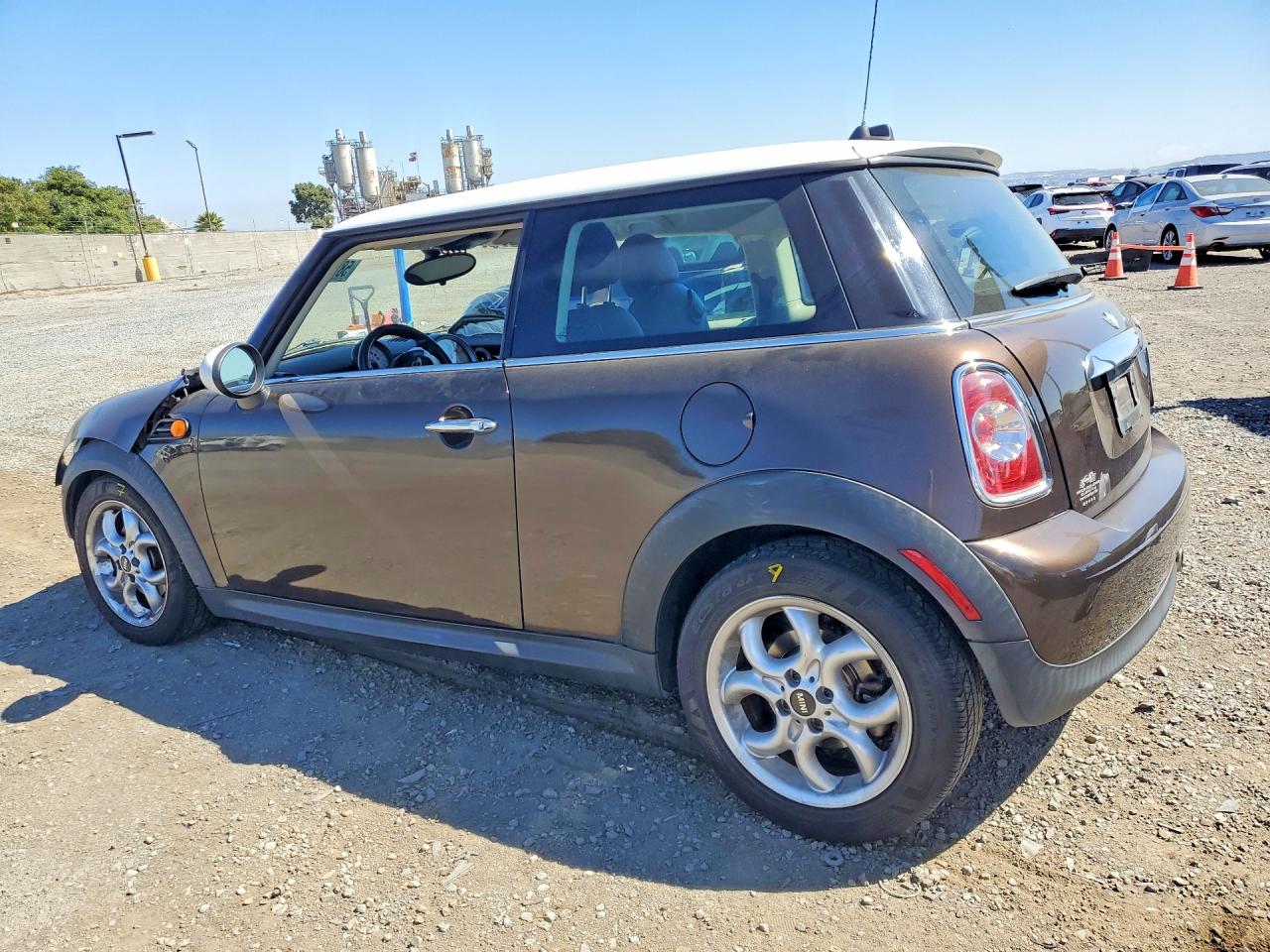 2012 Mini Cooper Two Tone vin: WMWSU3C59CT256028