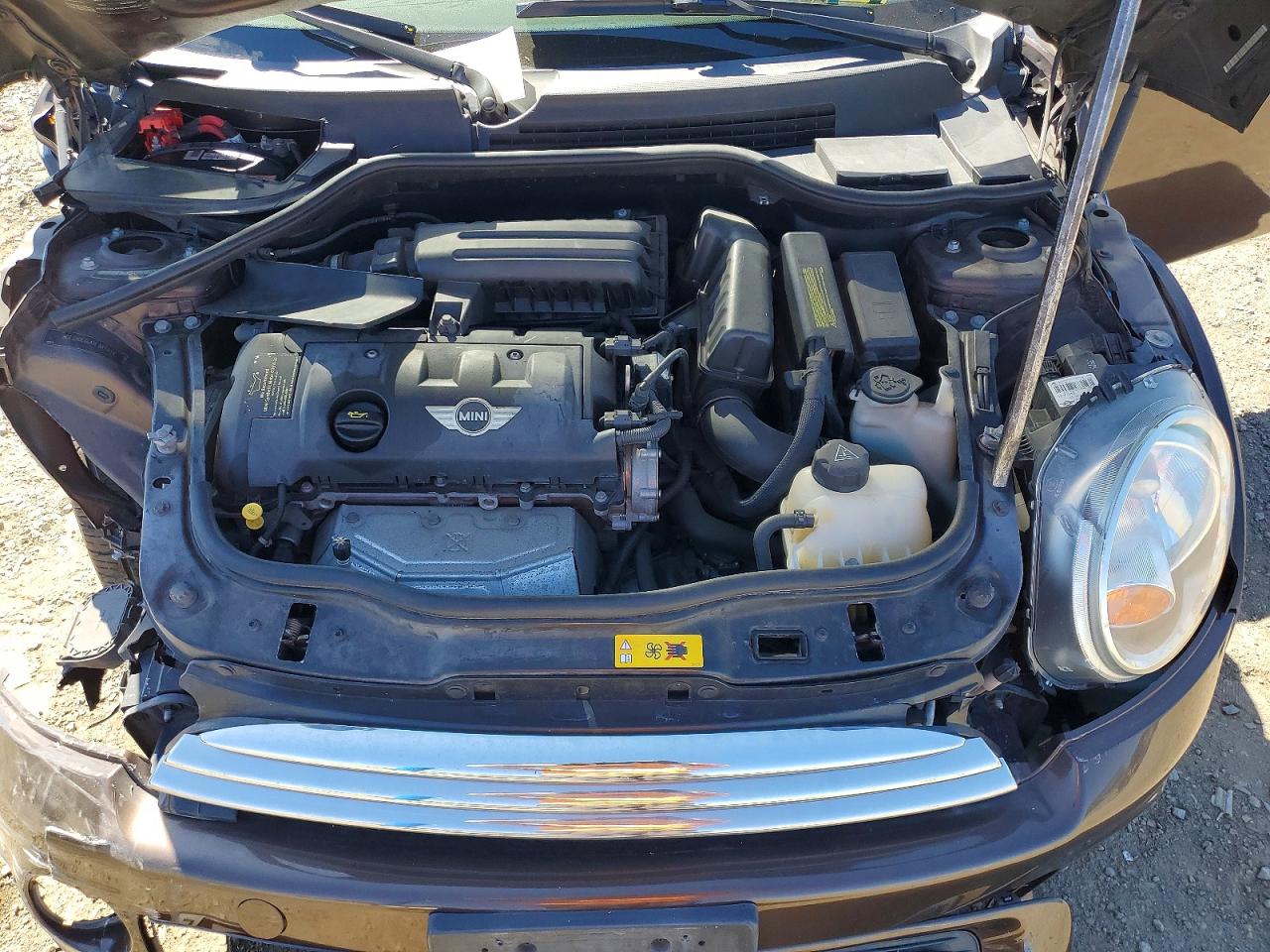 2012 Mini Cooper Two Tone vin: WMWSU3C59CT256028