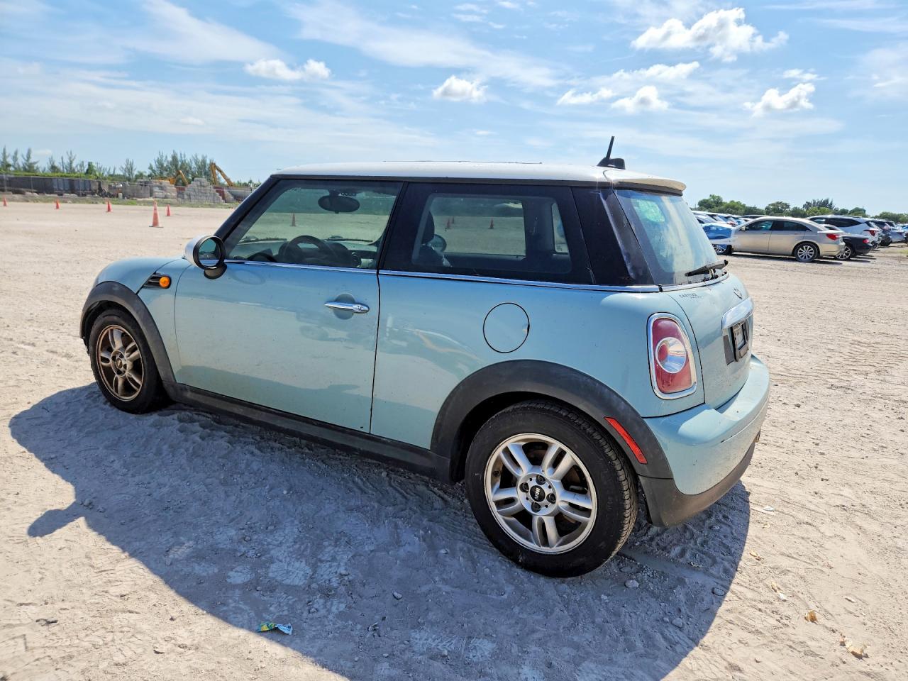 2012 Mini Cooper Teal vin: WMWSU3C59CT259124