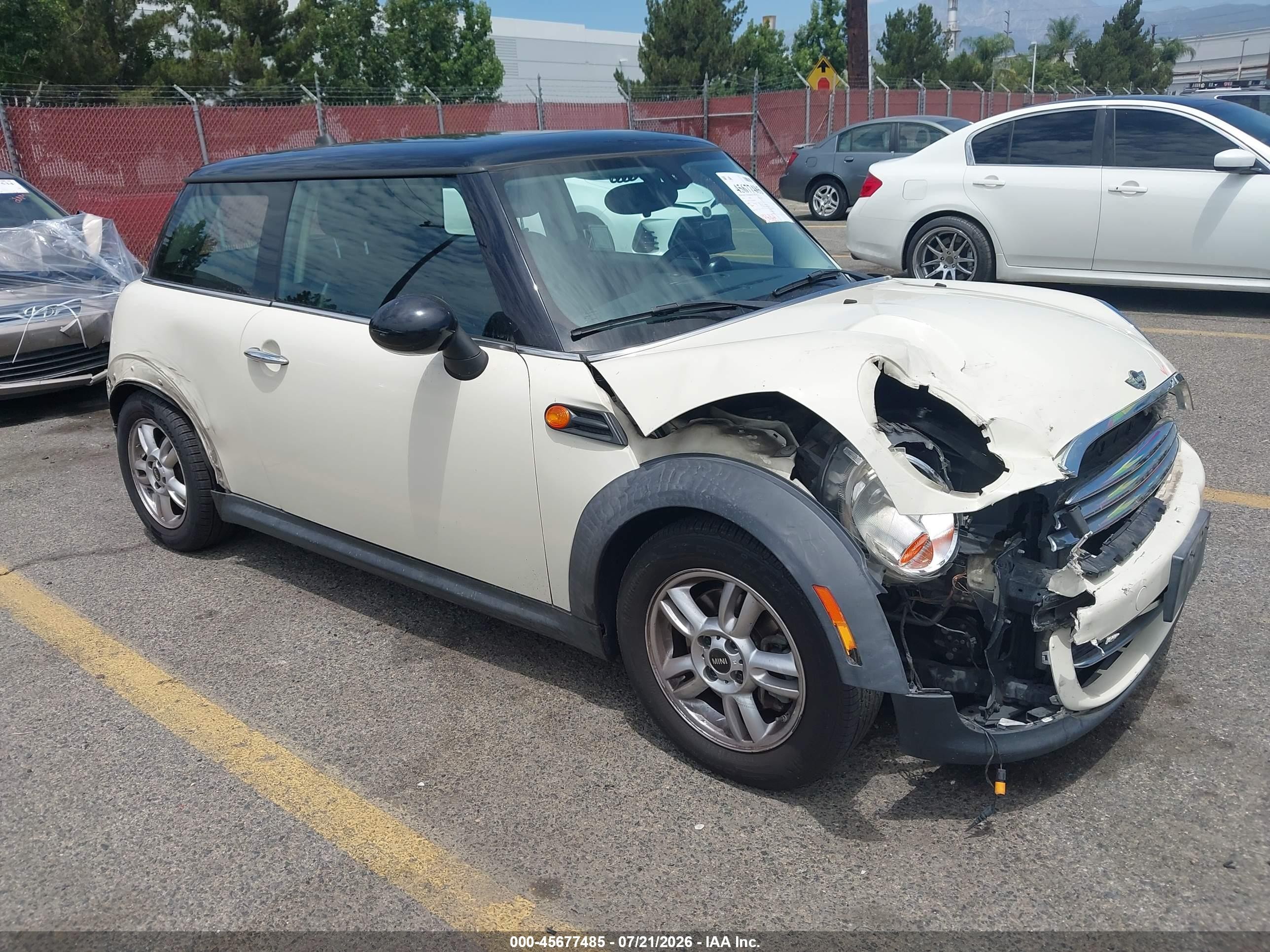2013 Mini Hardtop Cooper Beige vin: WMWSU3C59DT685798