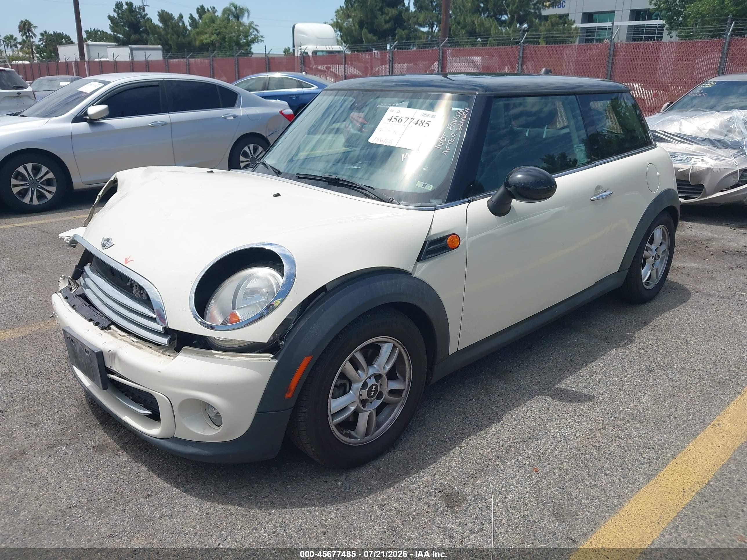 2013 Mini Hardtop Cooper Beige vin: WMWSU3C59DT685798