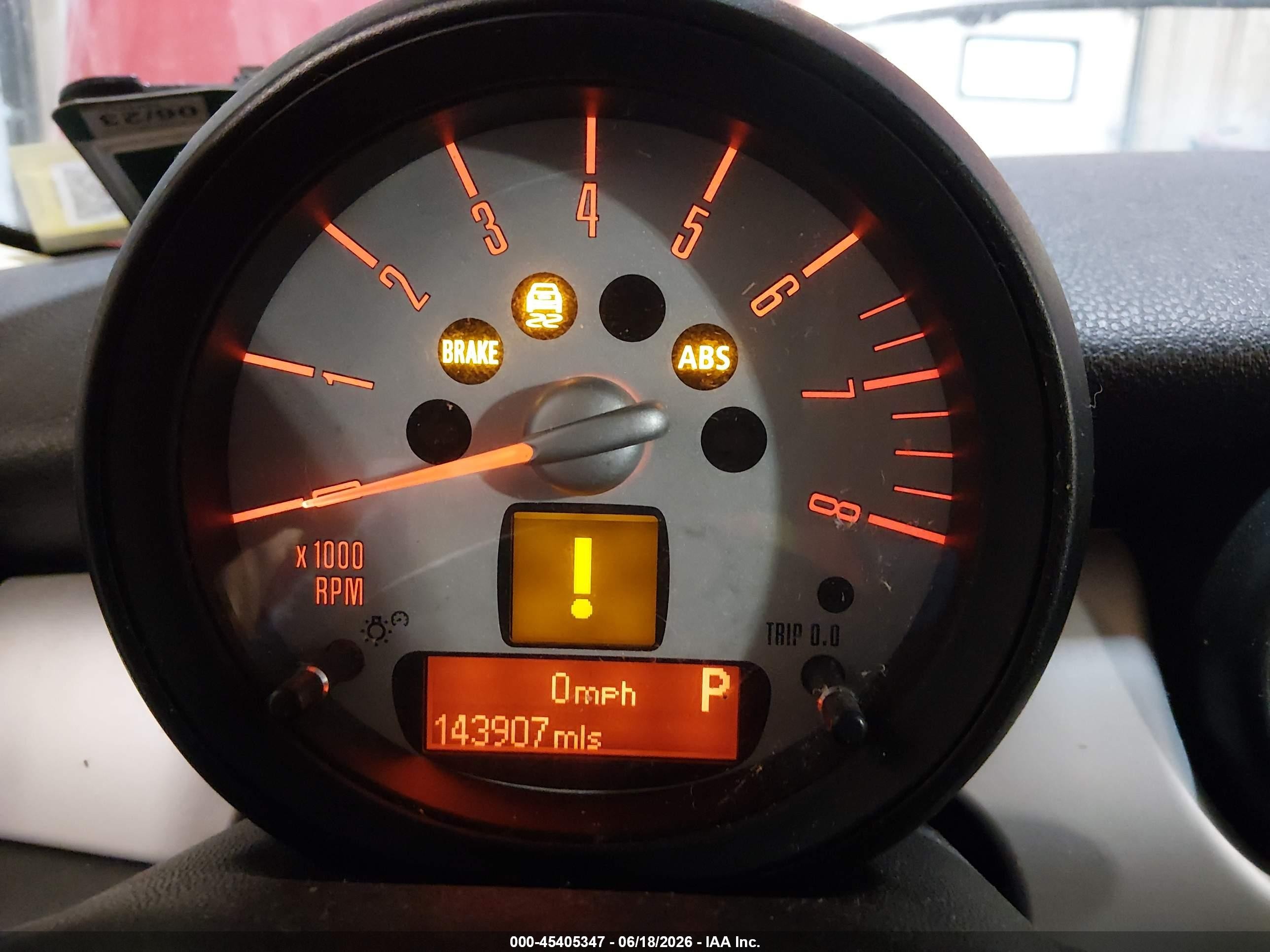 2011 Mini Cooper Red vin: WMWSU3C5XBT094344