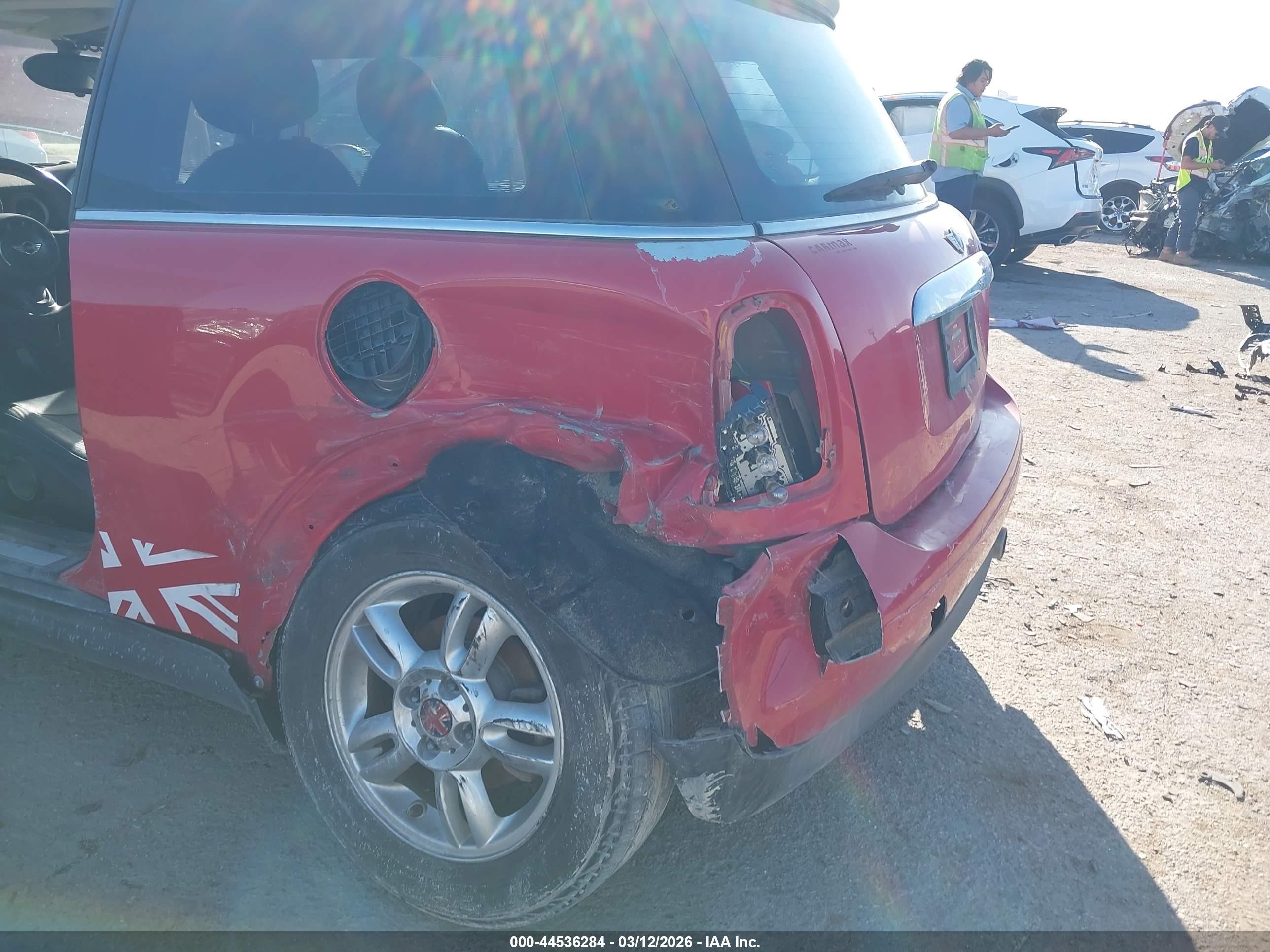 2012 Mini Cooper   Red vin: WMWSU3C5XCT185843