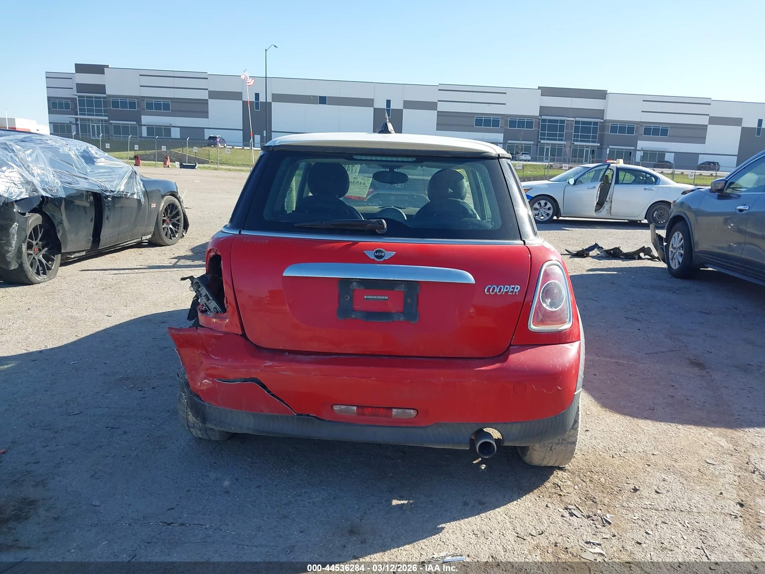 2012 Mini Cooper   Red vin: WMWSU3C5XCT185843