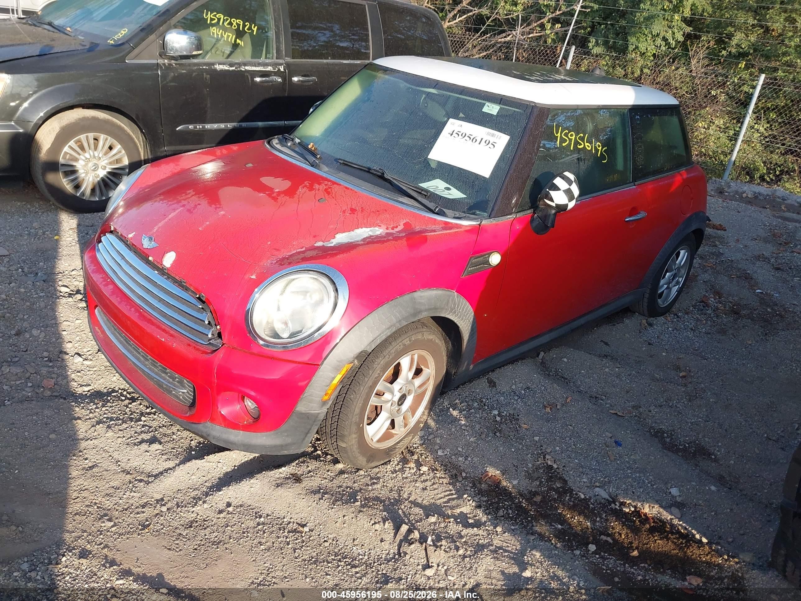 2012 Mini Cooper   Red vin: WMWSU3C5XCT256068