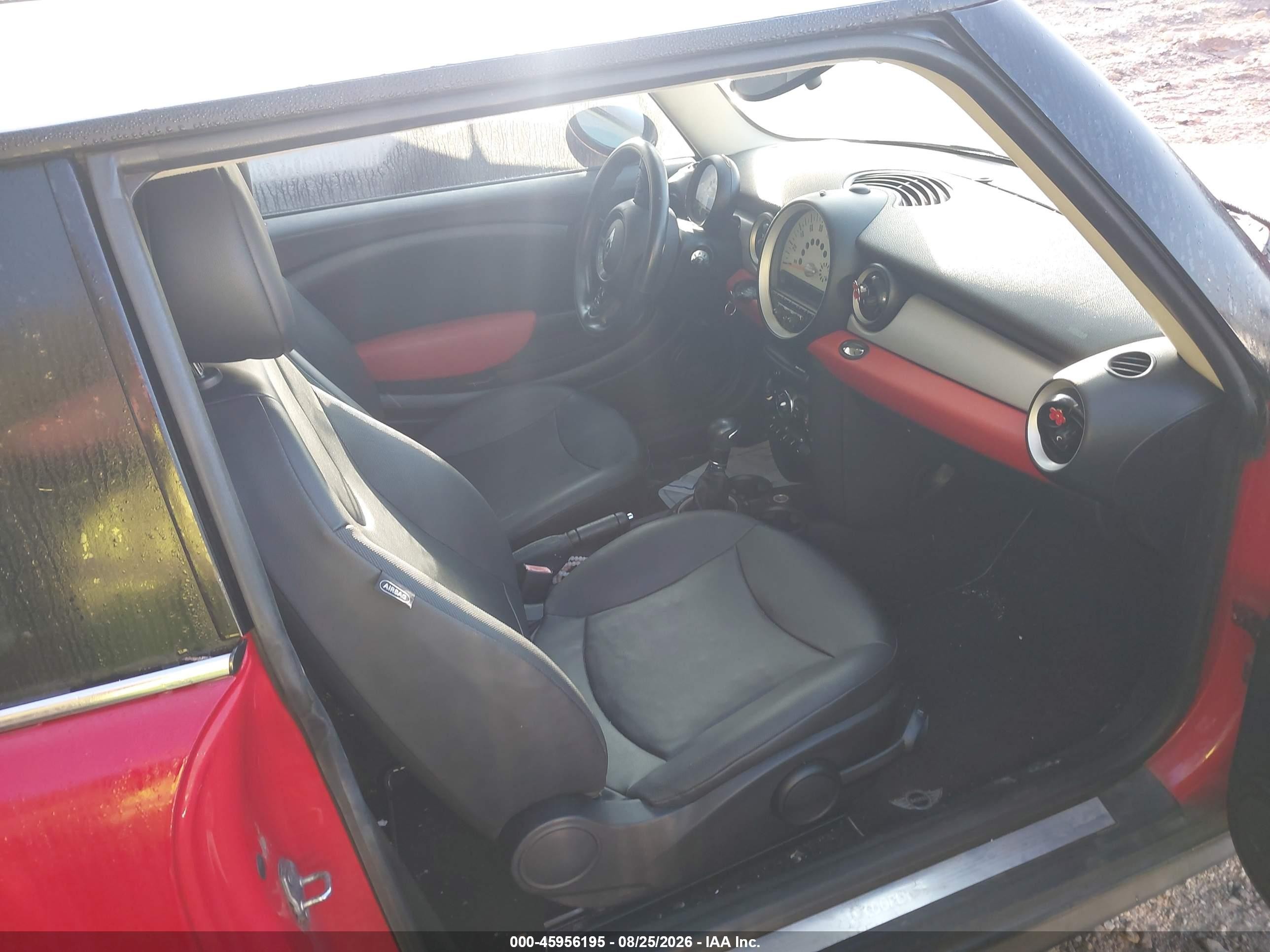 2012 Mini Cooper   Red vin: WMWSU3C5XCT256068