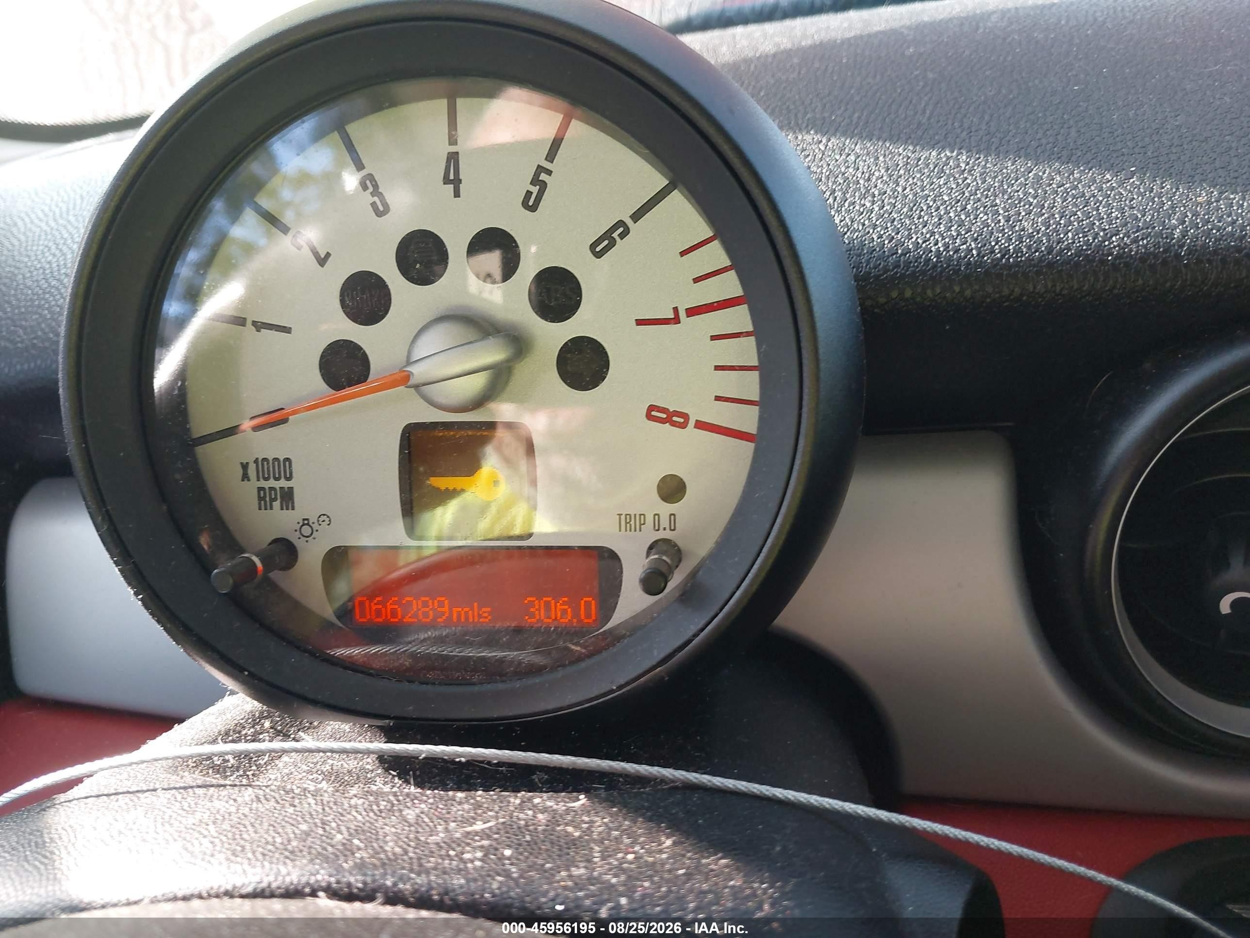 2012 Mini Cooper   Red vin: WMWSU3C5XCT256068