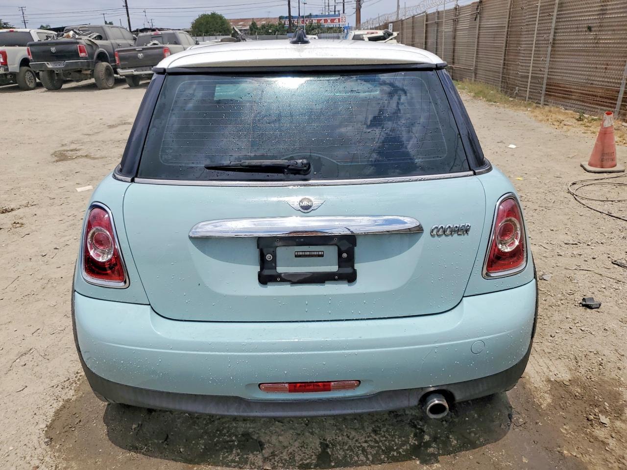 2012 Mini Cooper Turquoise vin: WMWSU3C5XCT260136