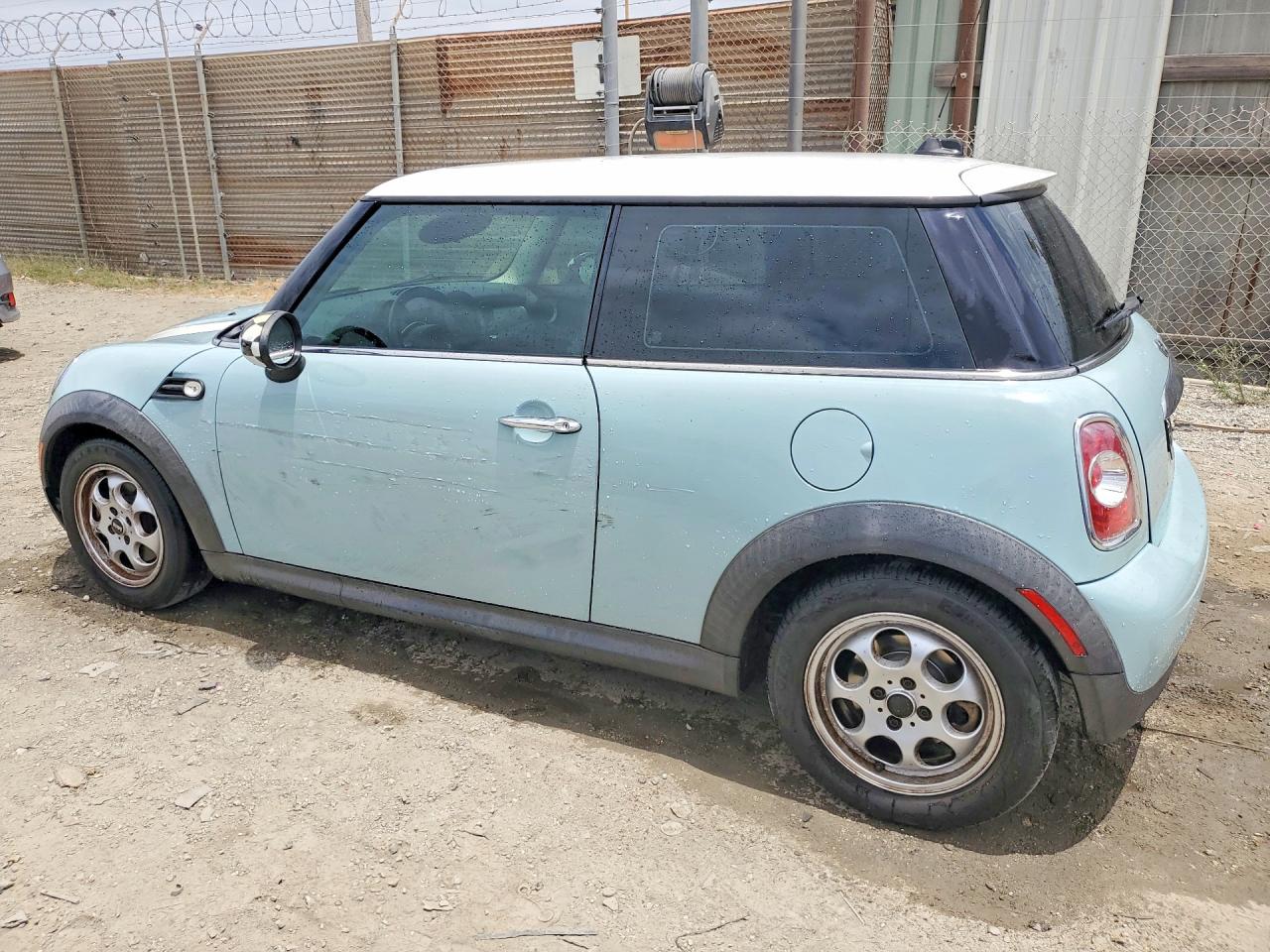 2012 Mini Cooper Turquoise vin: WMWSU3C5XCT260136