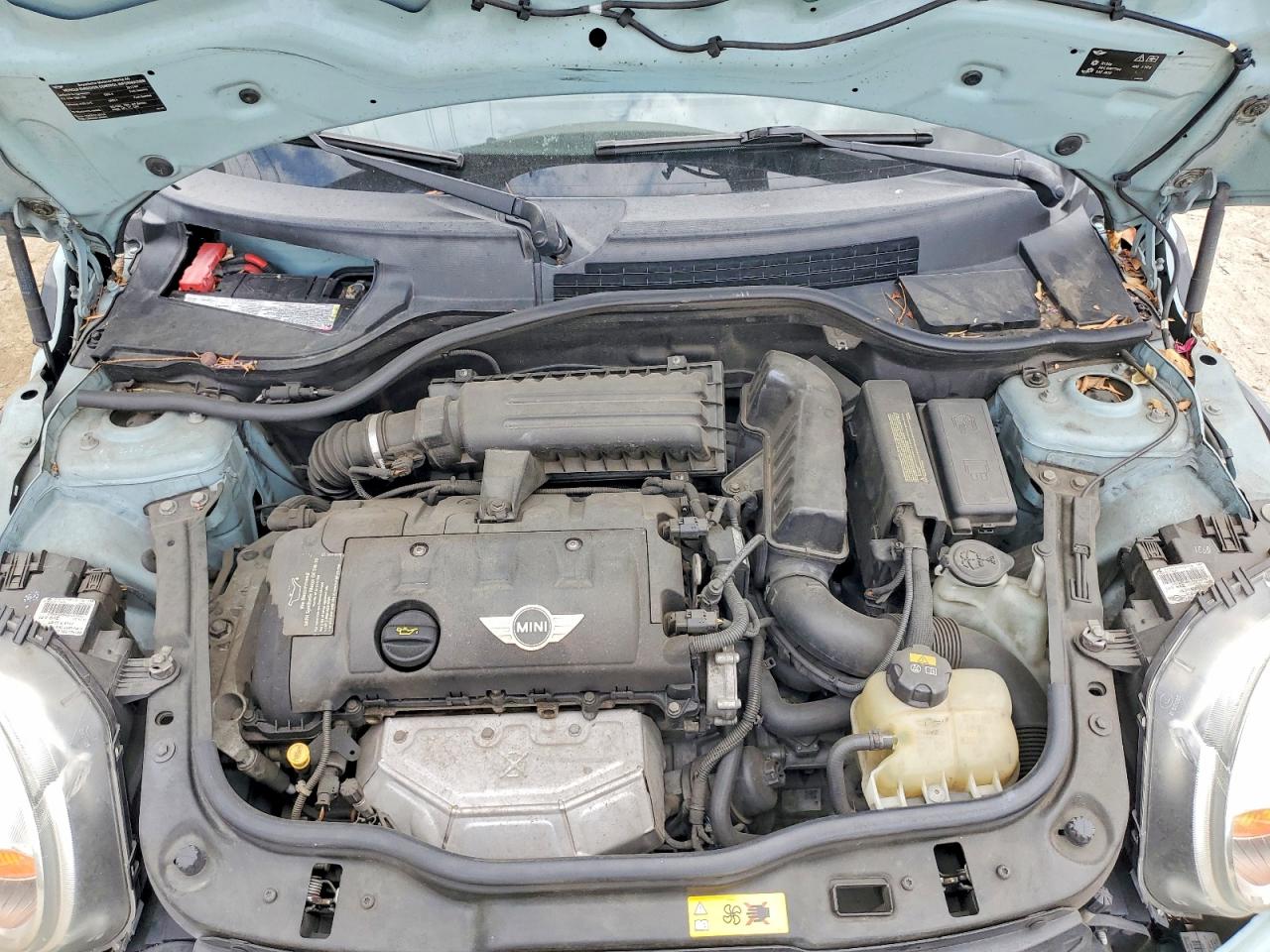 2012 Mini Cooper Turquoise vin: WMWSU3C5XCT260136
