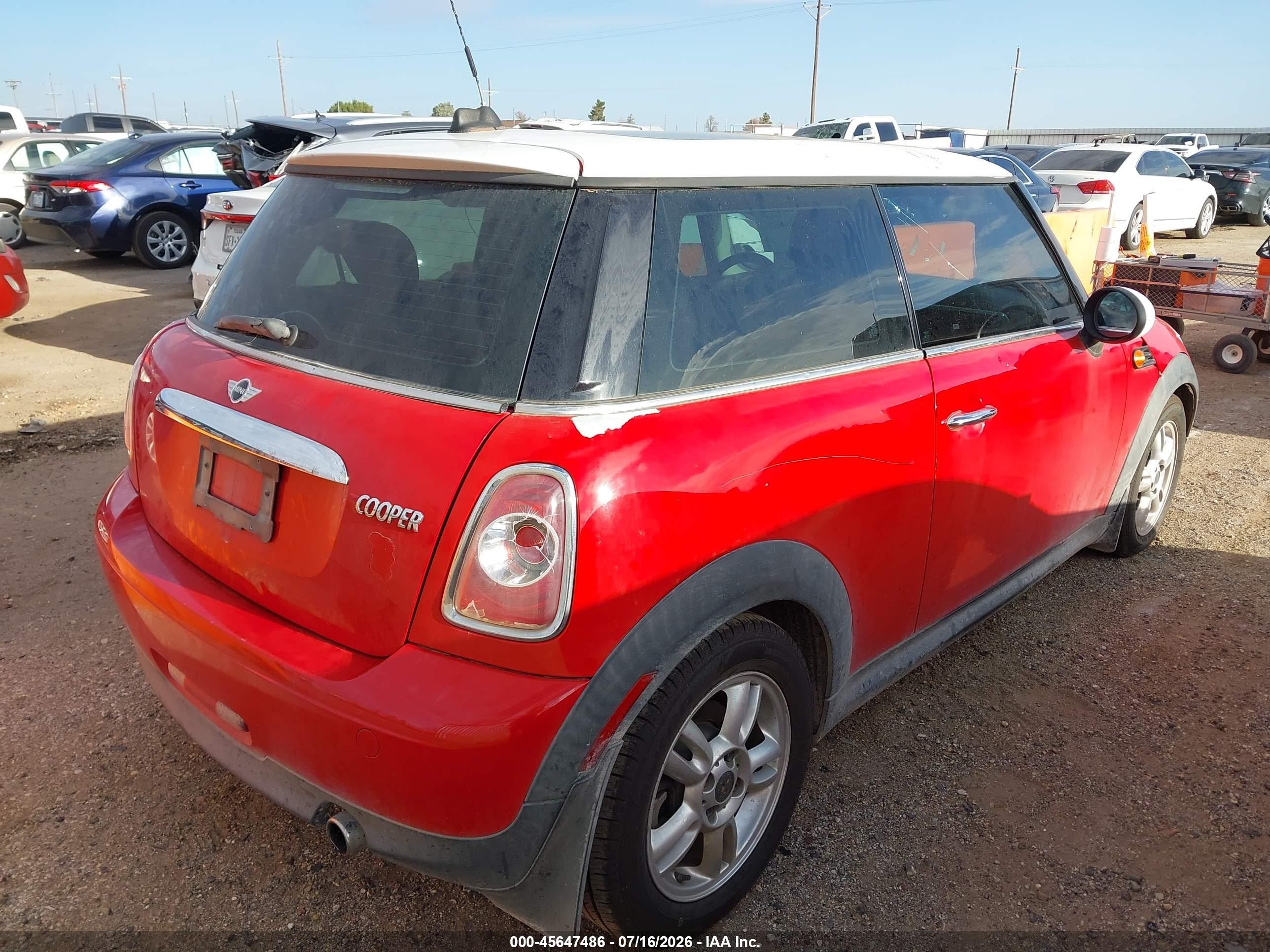 2012 Mini Cooper   Red vin: WMWSU3C5XCT263635