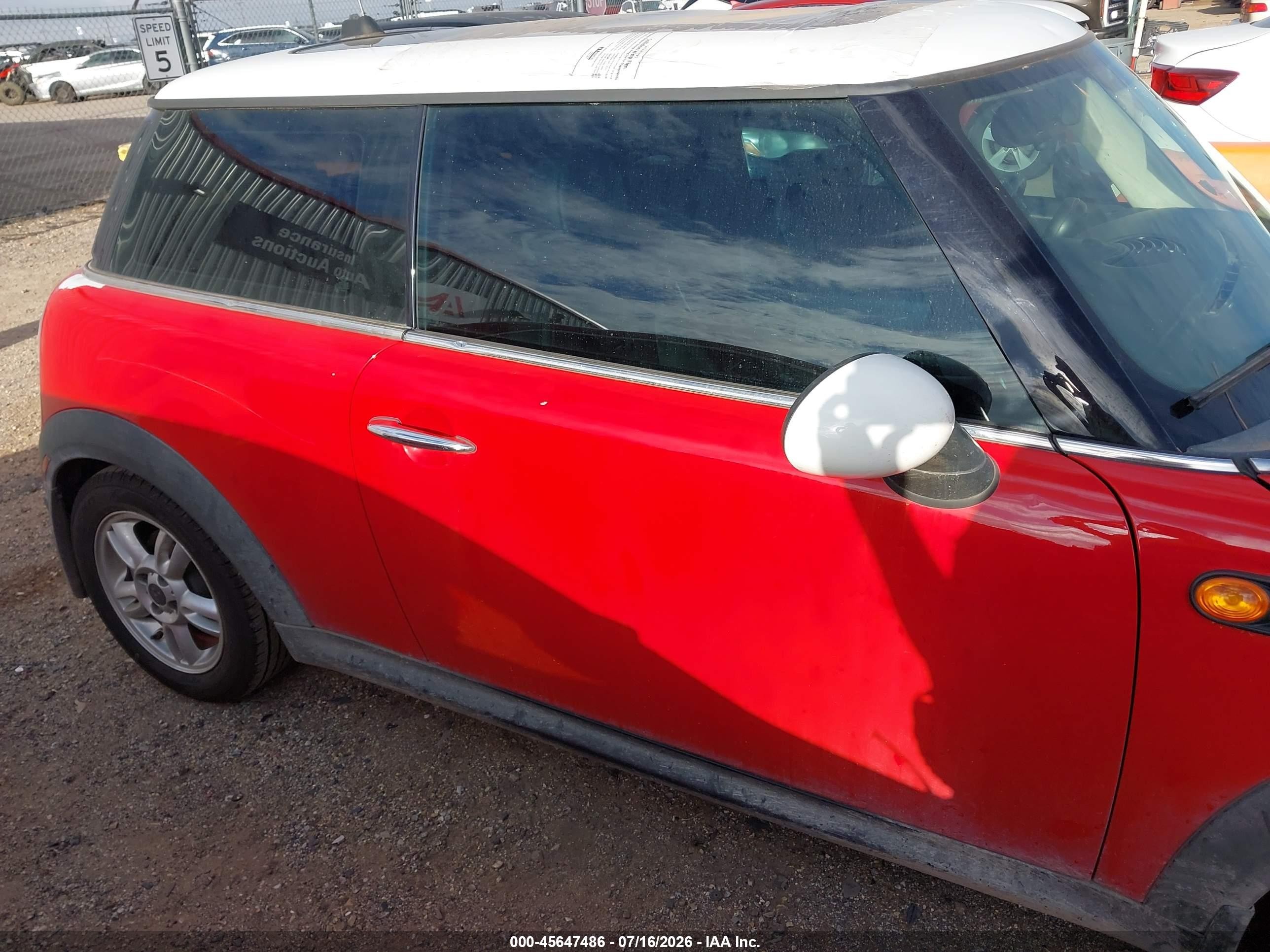 2012 Mini Cooper   Red vin: WMWSU3C5XCT263635